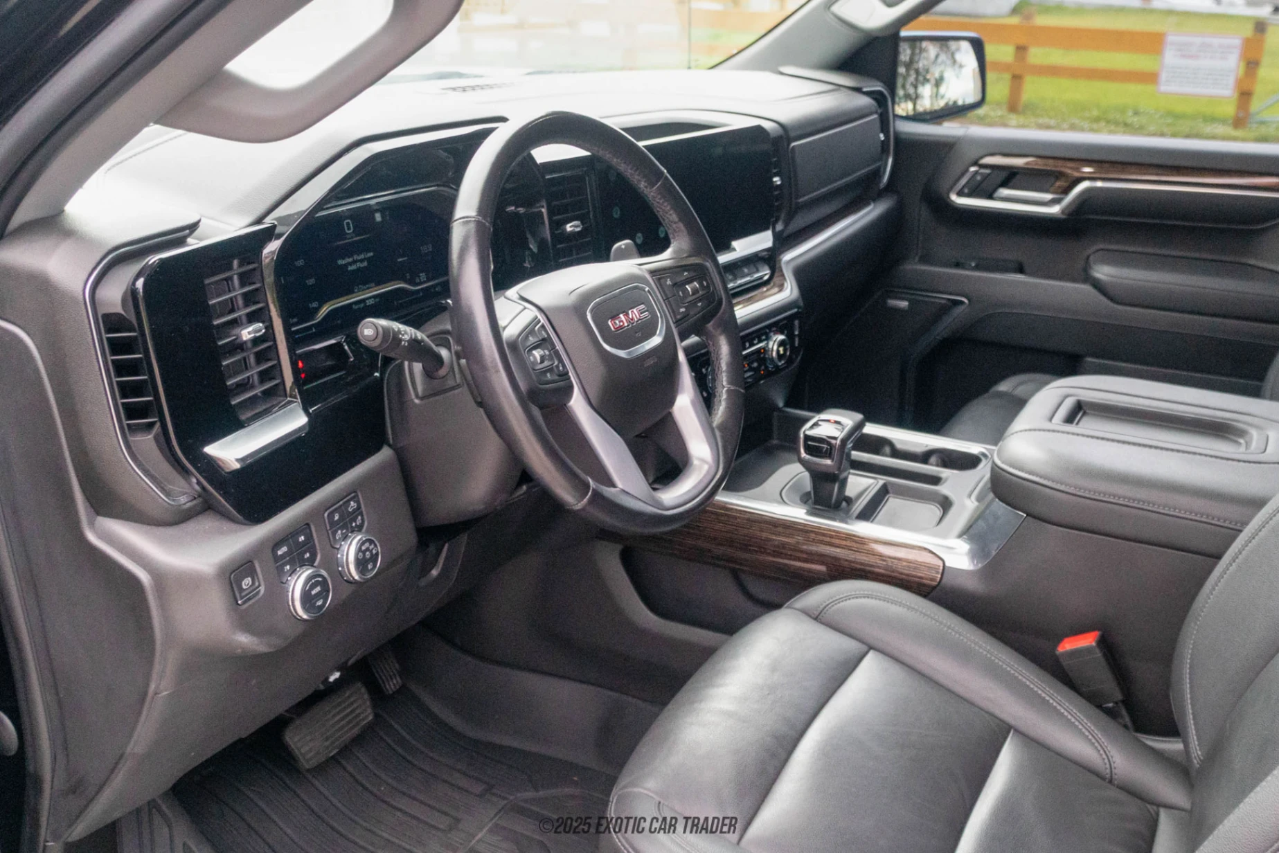 2022 GMC Sierra 1500 - Interior Photo
