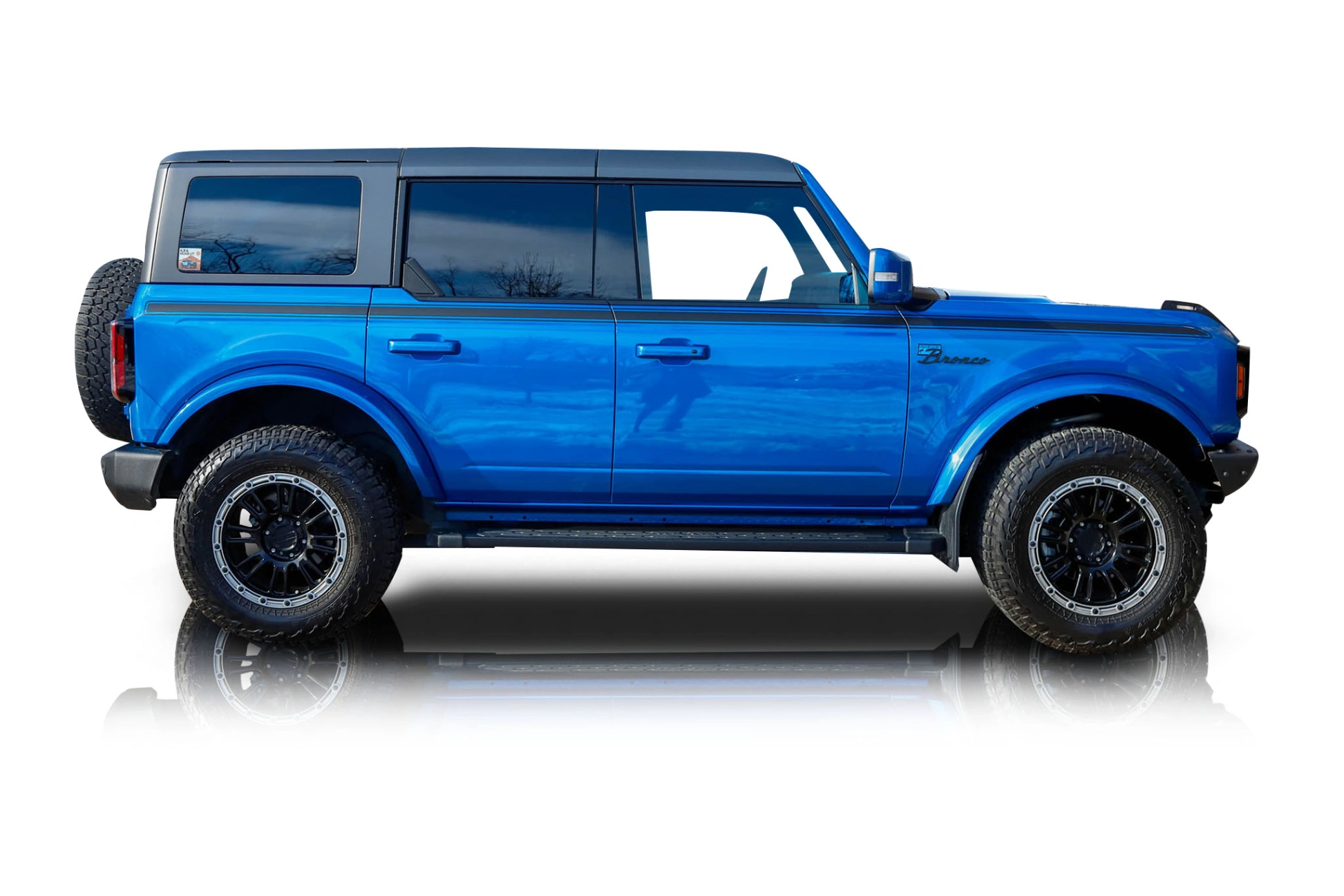 An incredible side shot photo of aFord Bronco that you should buy.