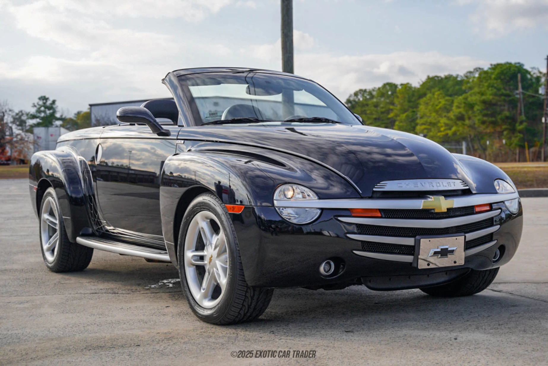 2003 Chevrolet SSR - Overview Photo