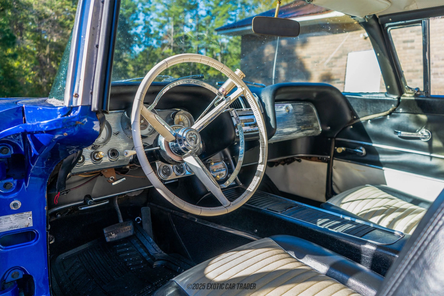 1959 Ford Thunderbird - Interior Photo