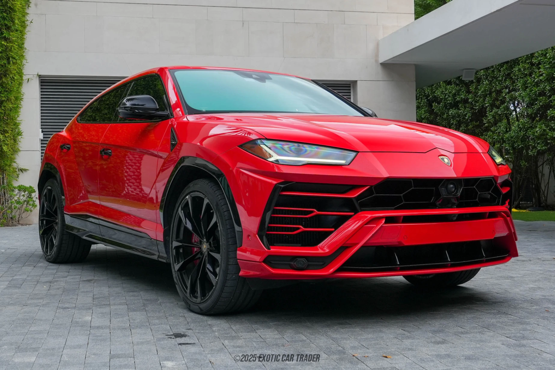 2019 Lamborghini Urus - Overview Photo