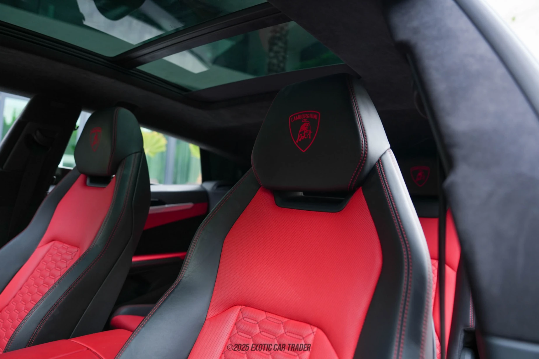 2019 Lamborghini Urus - Interior Photo