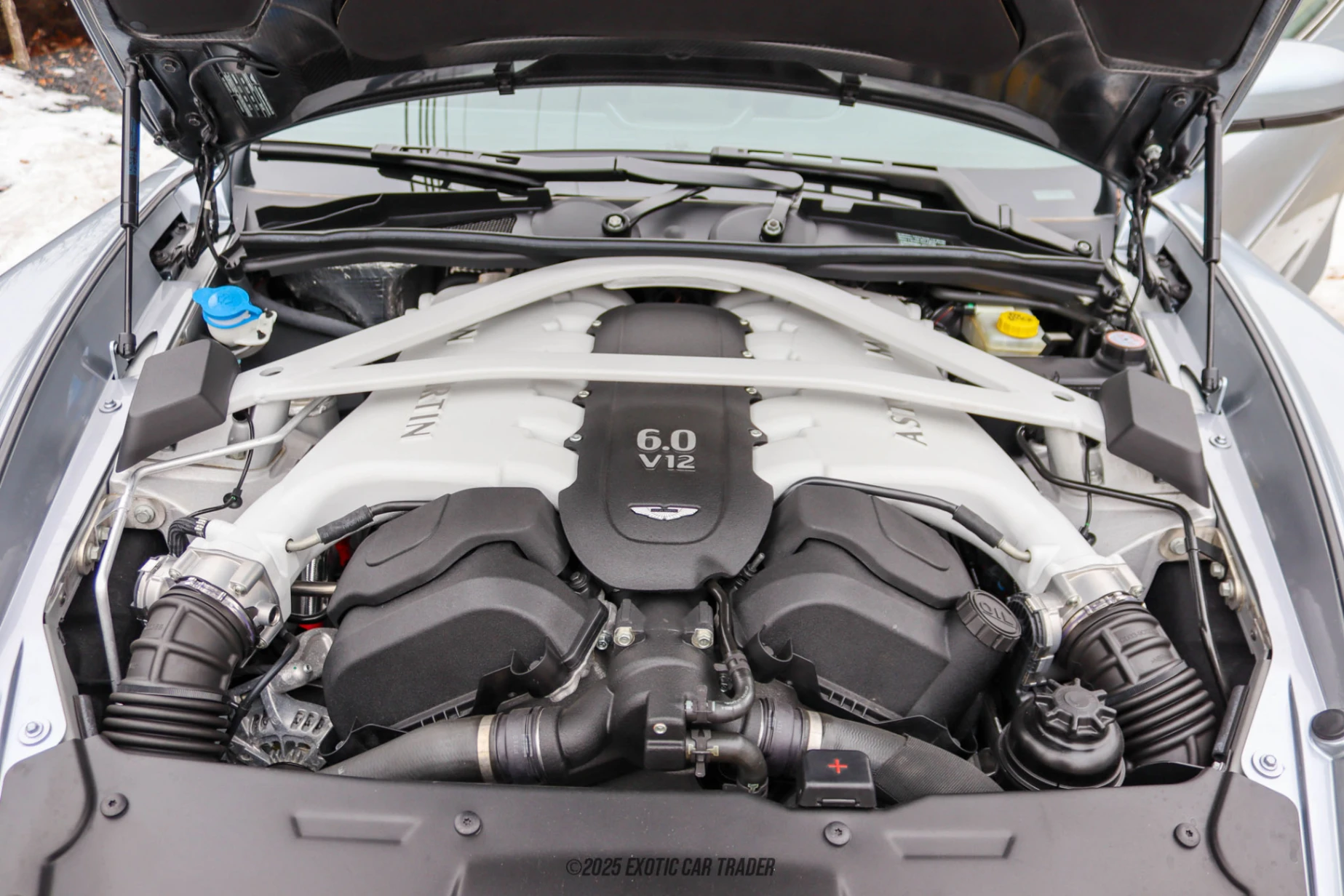 2014 Aston Martin Vanquish - Engine Photo