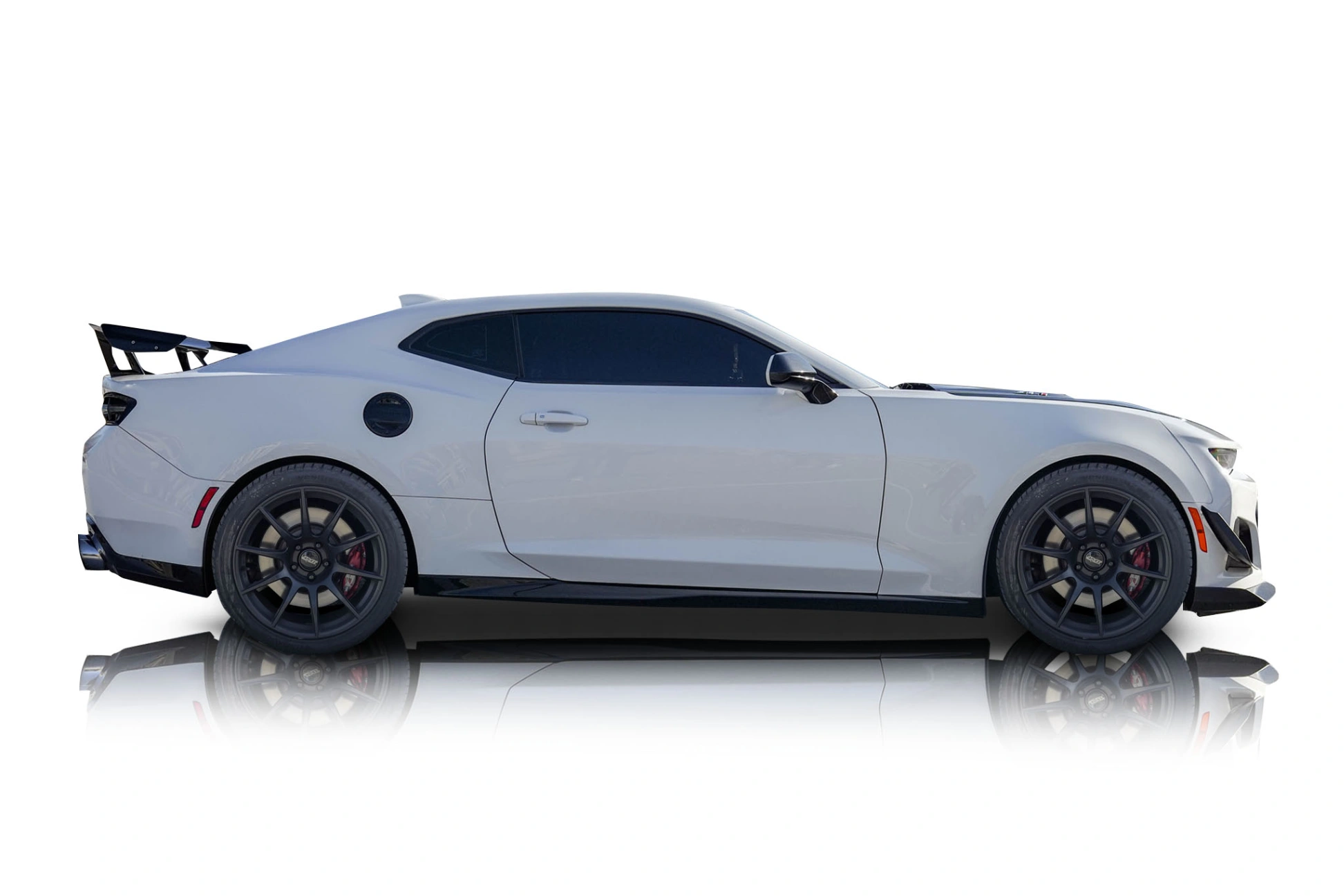 An incredible side shot photo of a Chevrolet Camaro that you should buy.