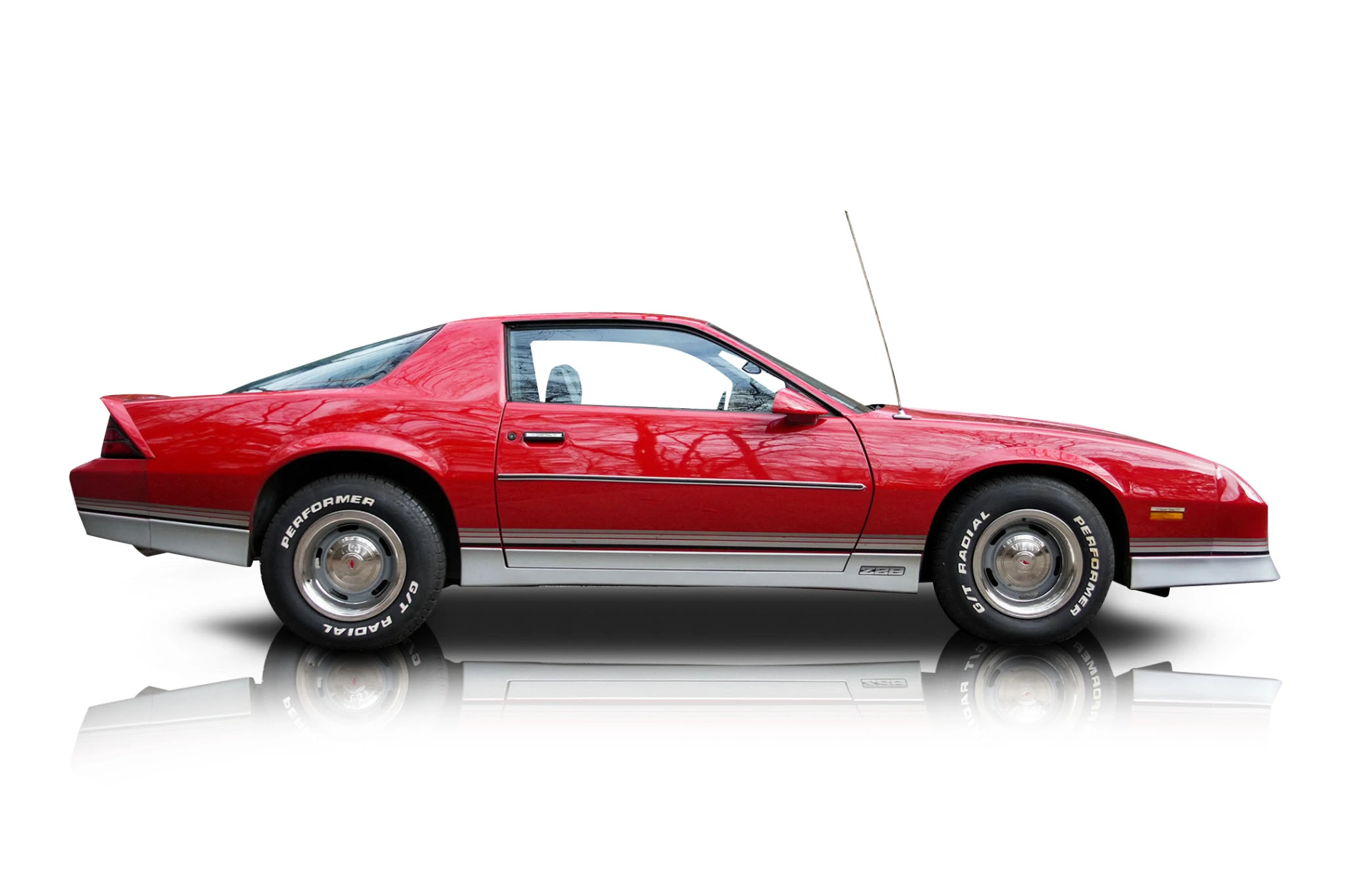 An incredible side shot photo of a Chevrolet Camaro that you should buy.
