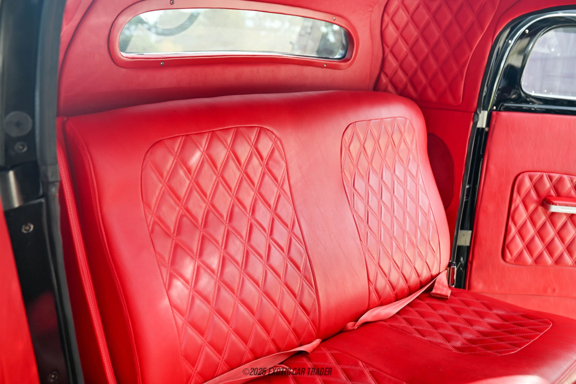 1933 Ford Model 40 - Interior Photo