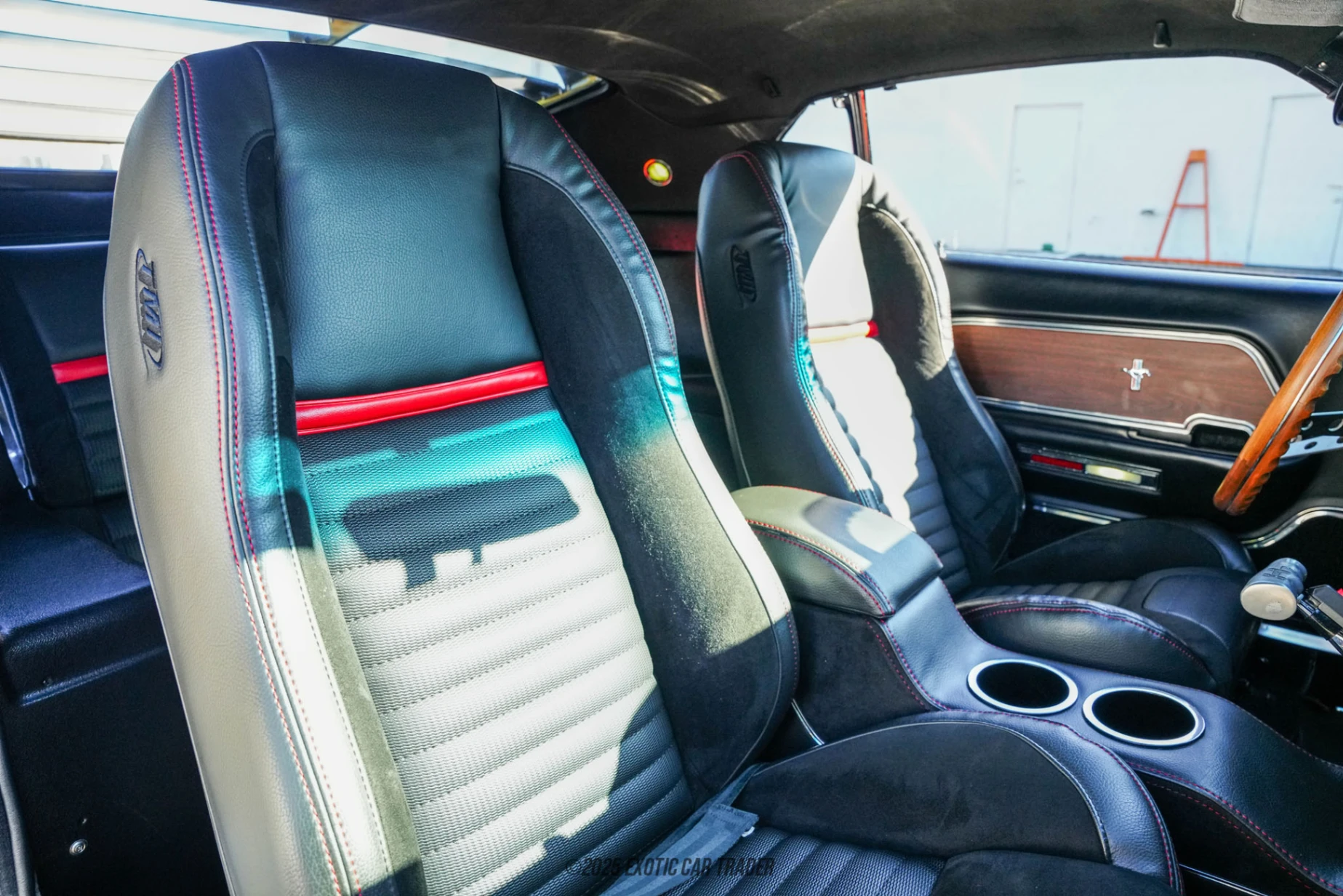 Ford Mustang Ford Mustang - Interior