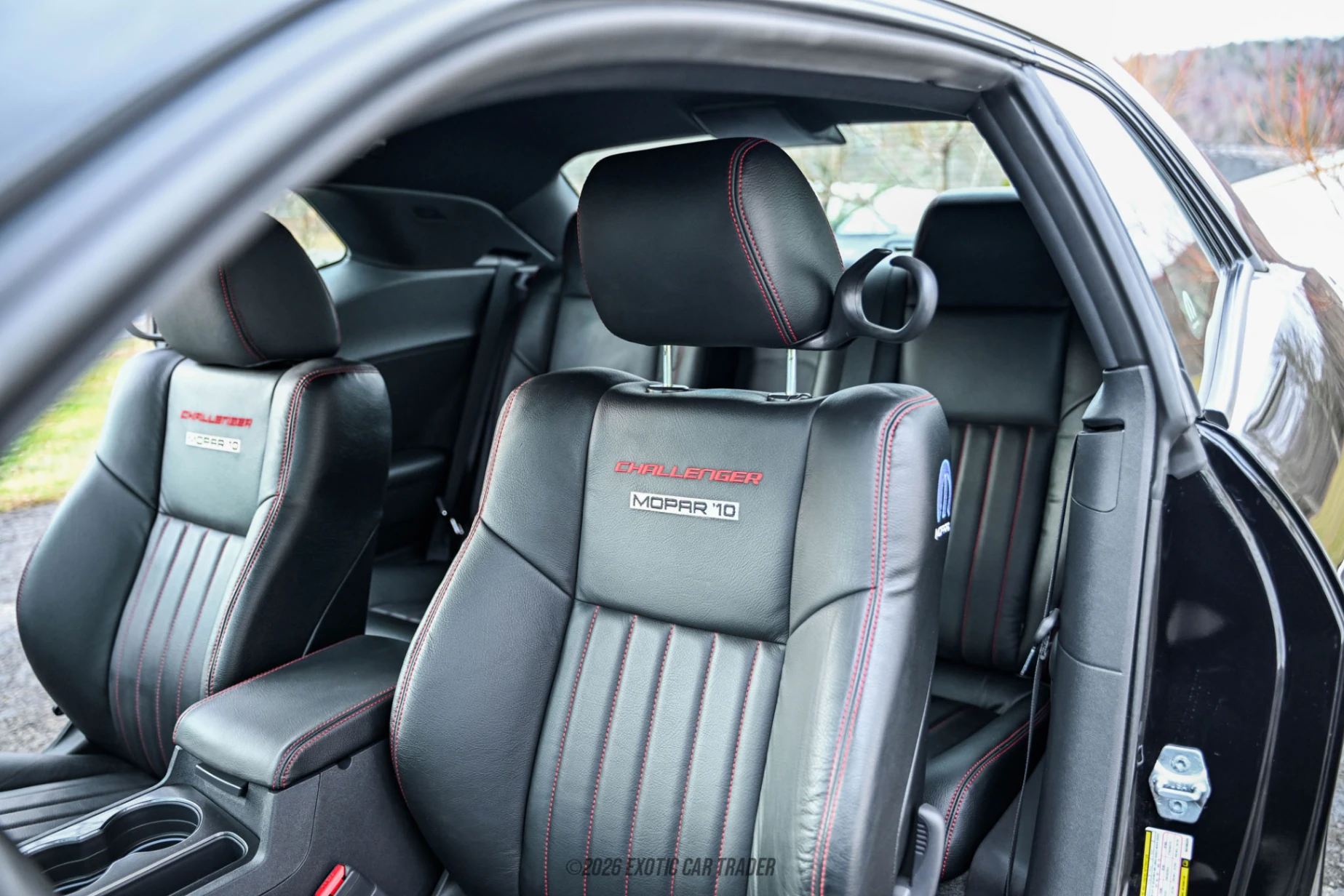Dodge Challenger Dodge Challenger - Interior