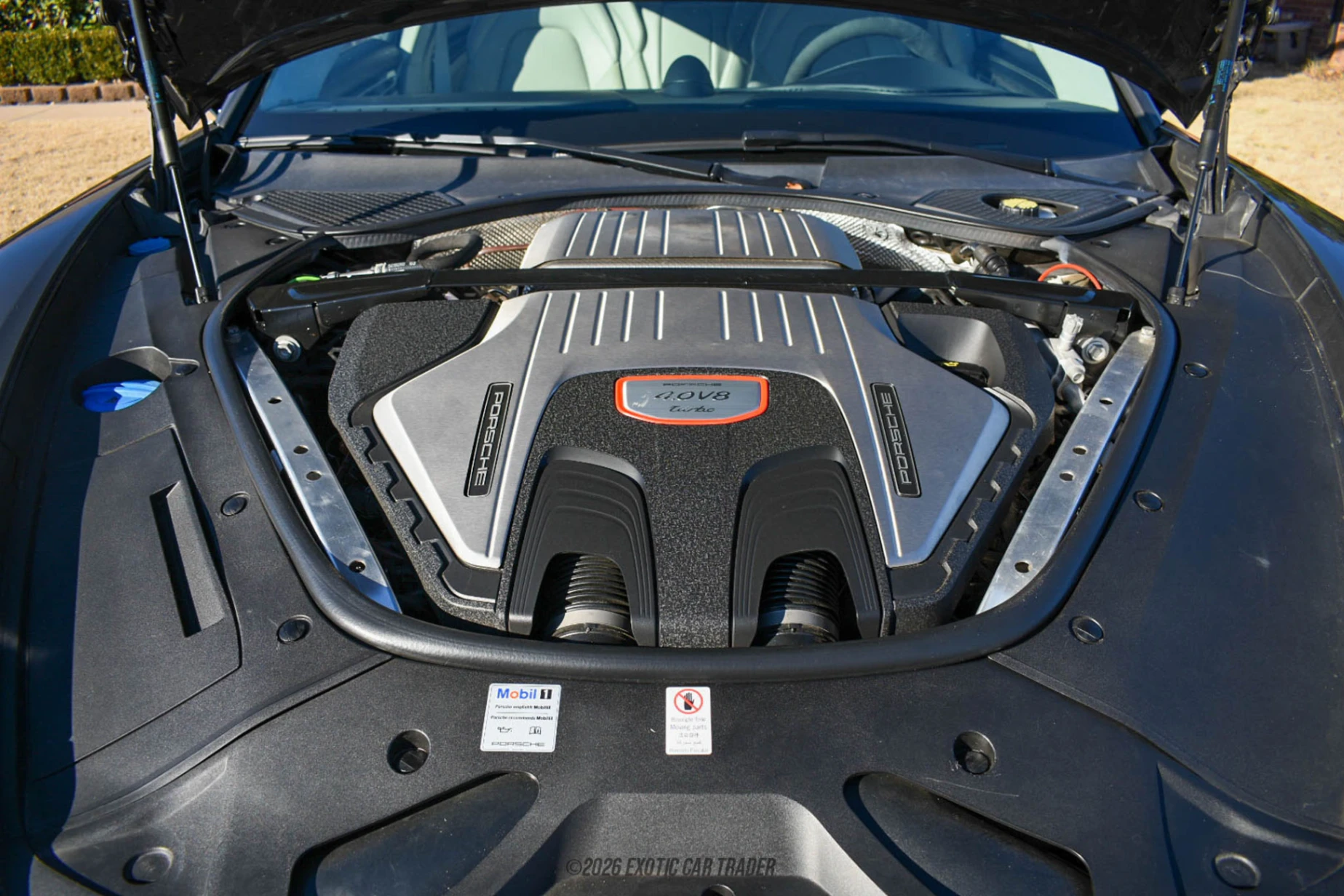 2018 Porsche Panamera - Engine Photo