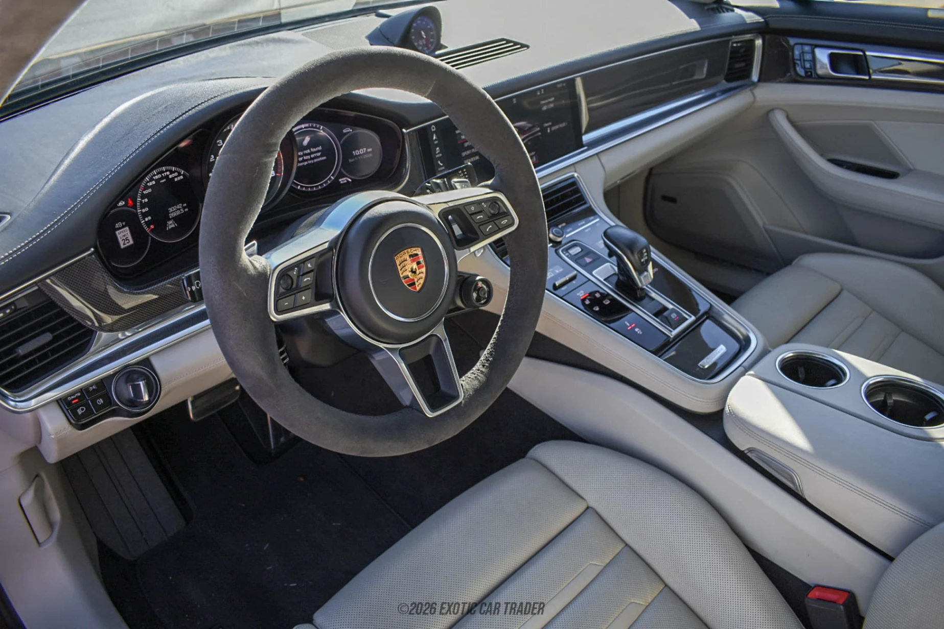 2018 Porsche Panamera - Interior Photo