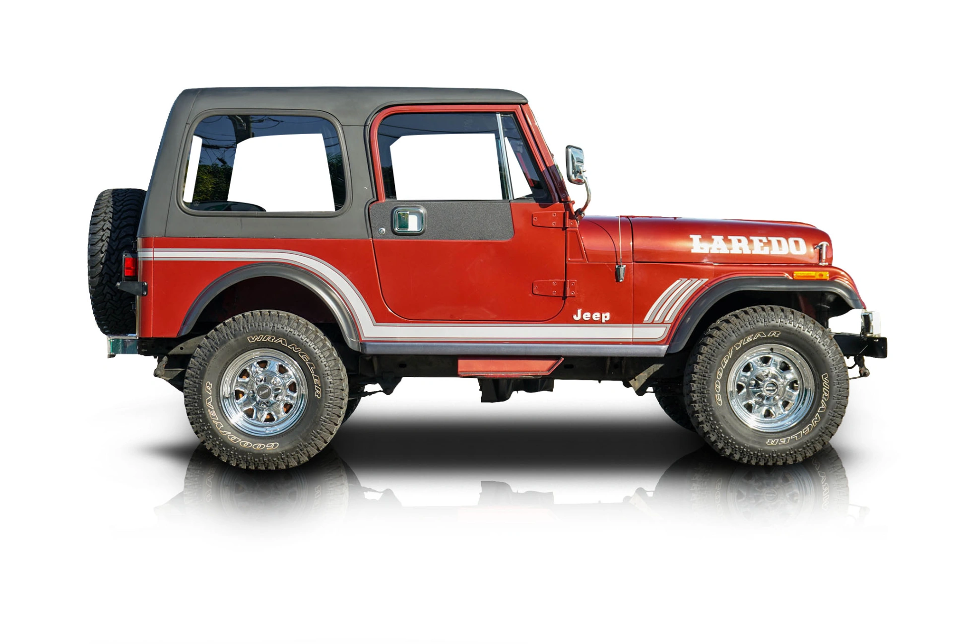 An incredible side shot photo of a Jeep CJ-7 that you should buy.