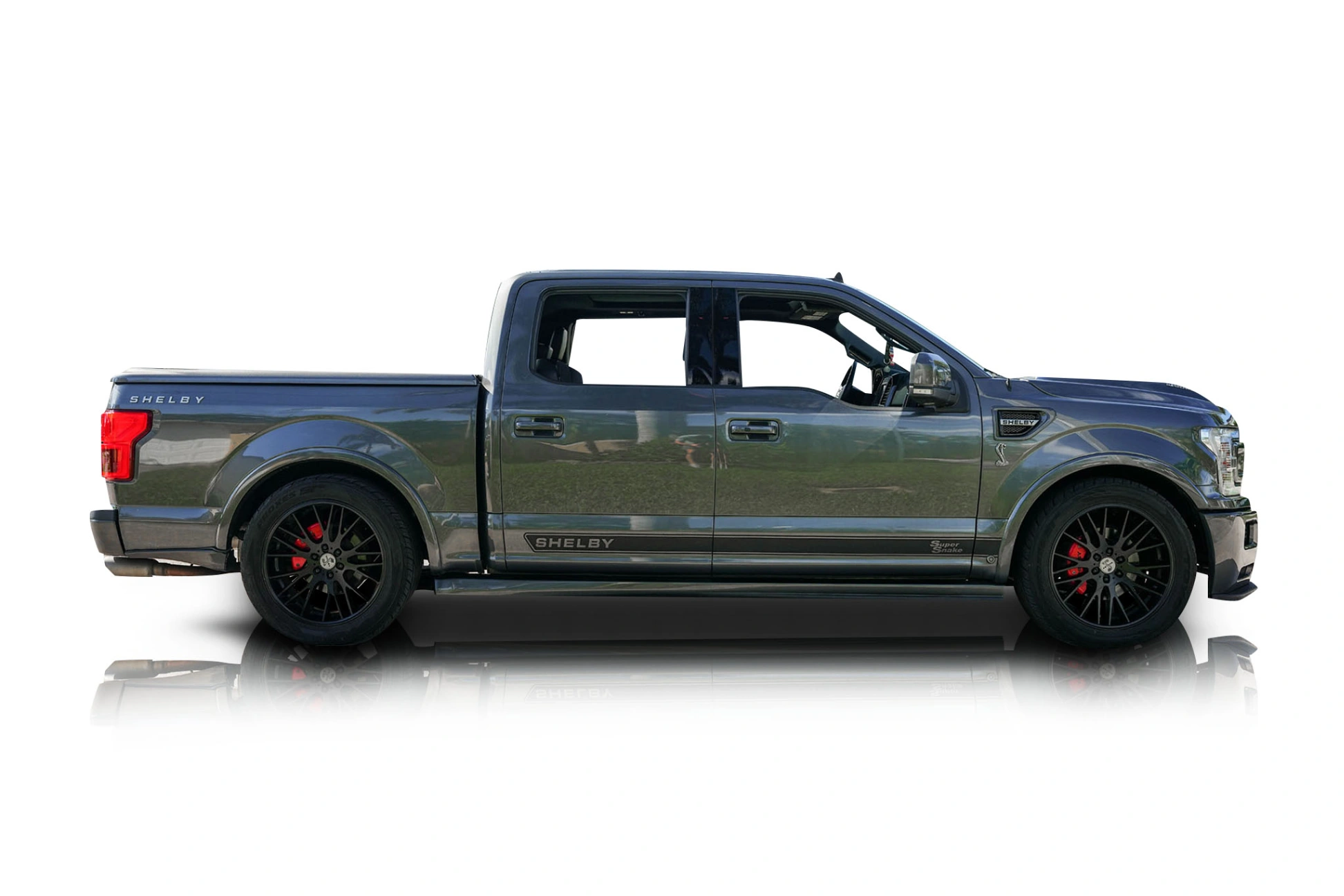 An incredible side shot photo of a Ford F-150 that you should buy.