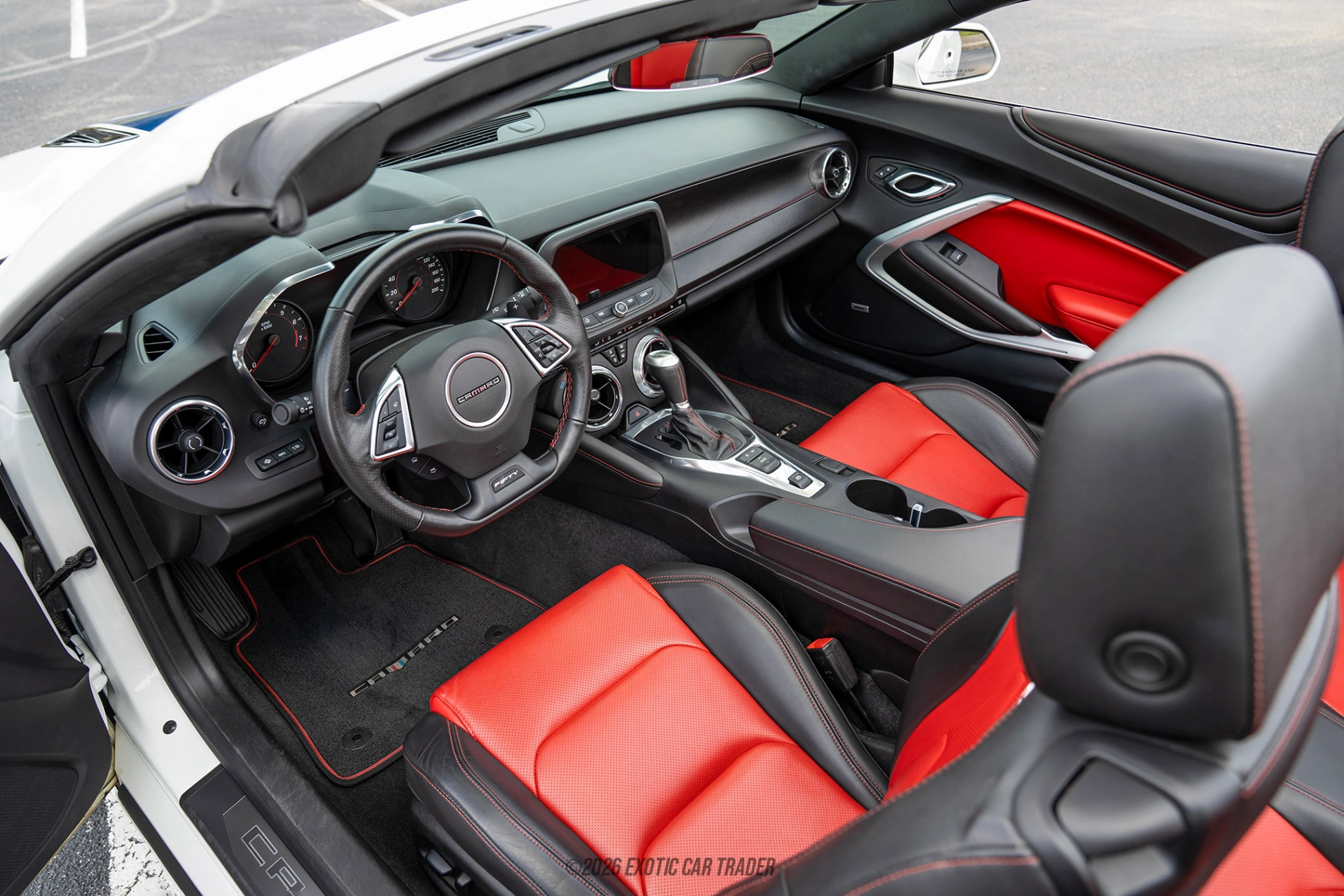 2017 Chevrolet Camaro - Interior Photo