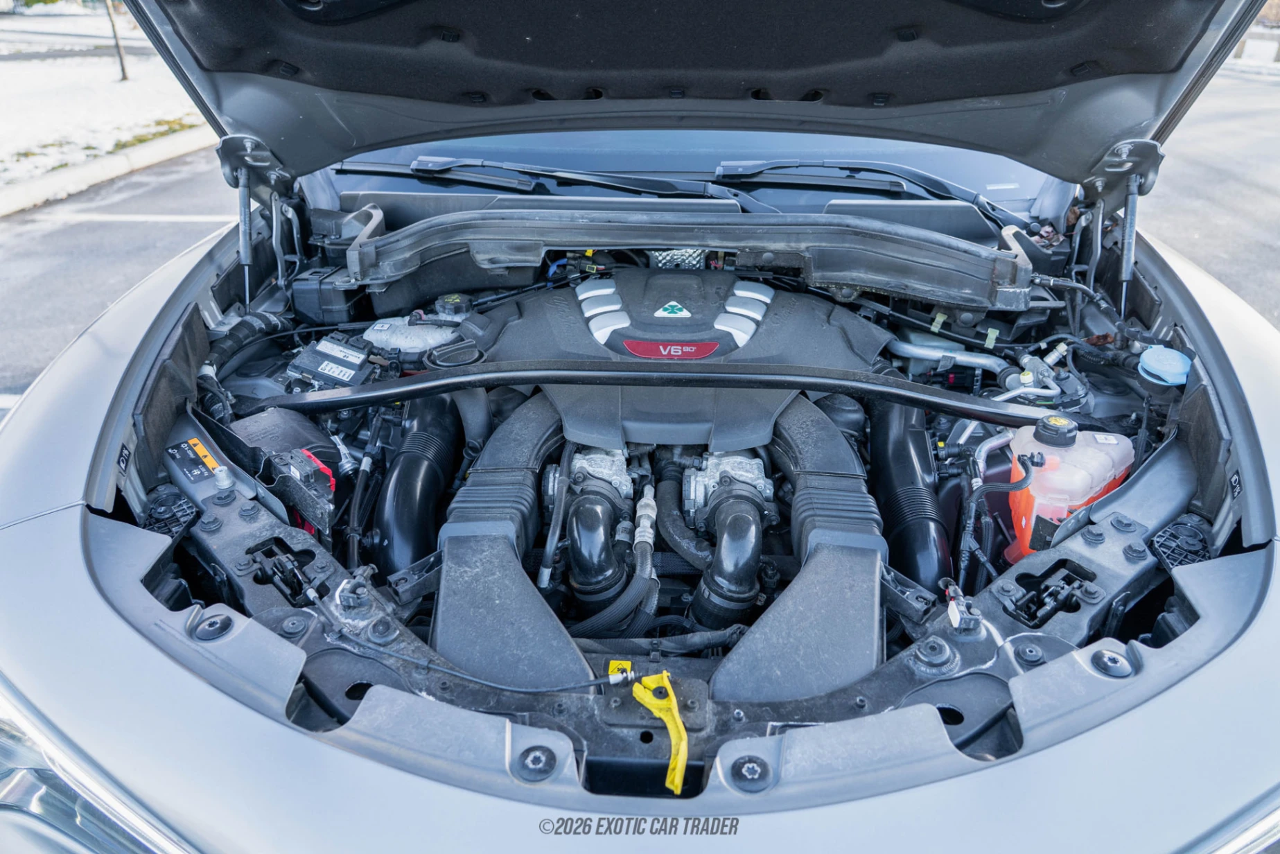 2019 Alfa Romeo Stelvio - Engine Photo