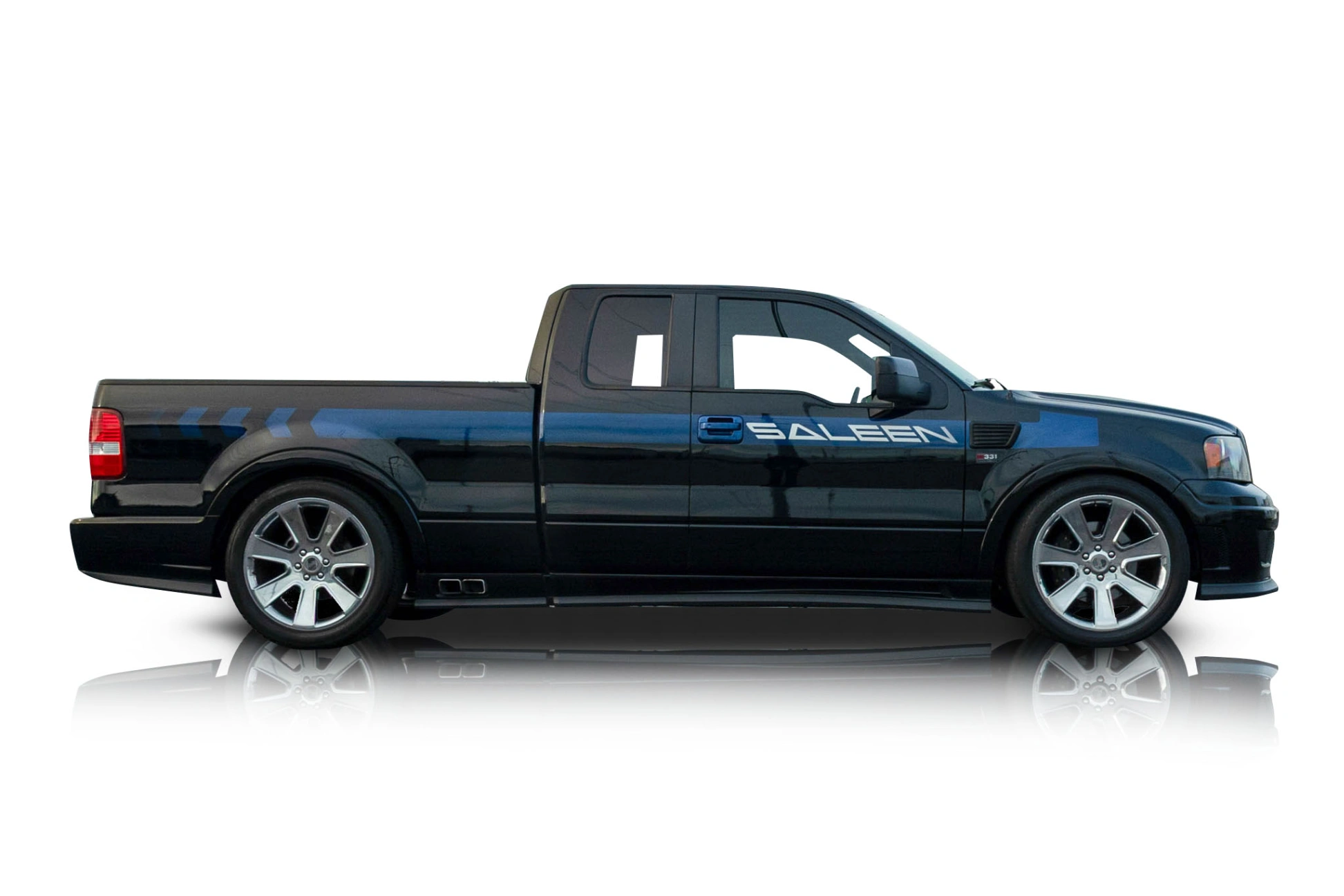 An incredible side shot photo of a Ford F-150 that you should buy.