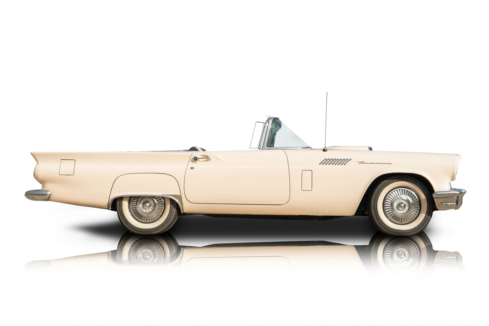 An incredible side shot photo of aFord Thunderbird that you should buy.