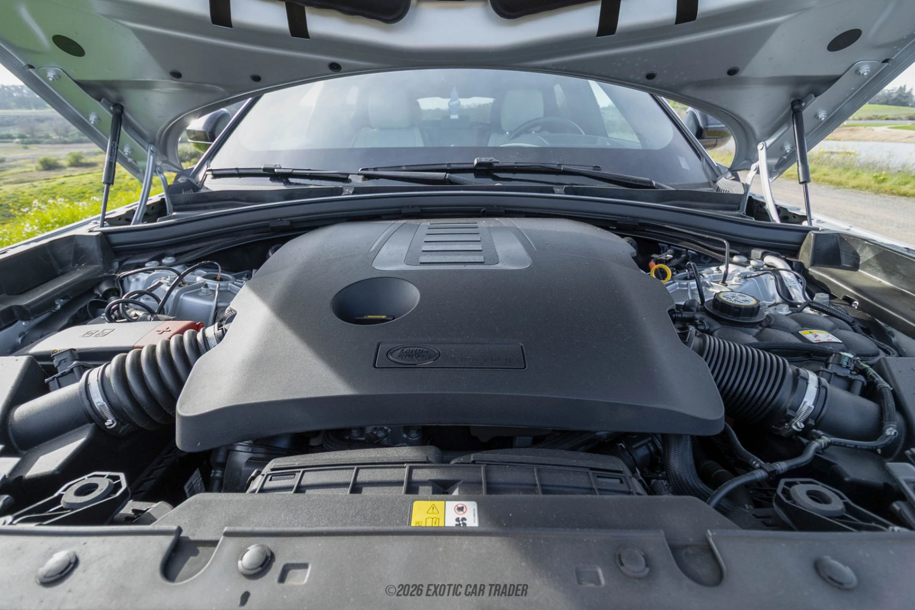 2023 Land Rover Range Rover Velar - Engine Photo
