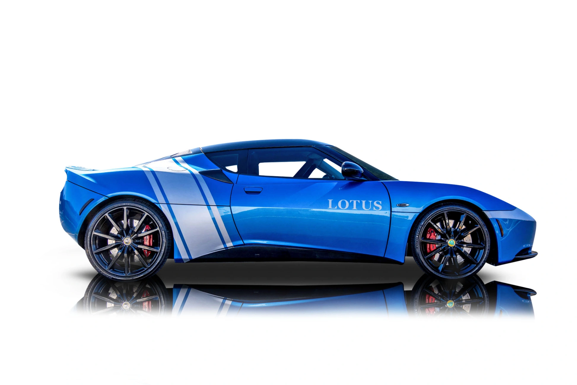 An incredible side shot photo of a Lotus Evora that you should buy.