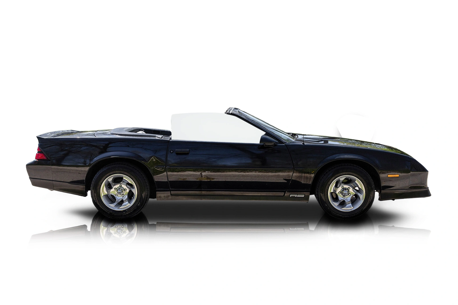 An incredible side shot photo of a Chevrolet Camaro that you should buy.