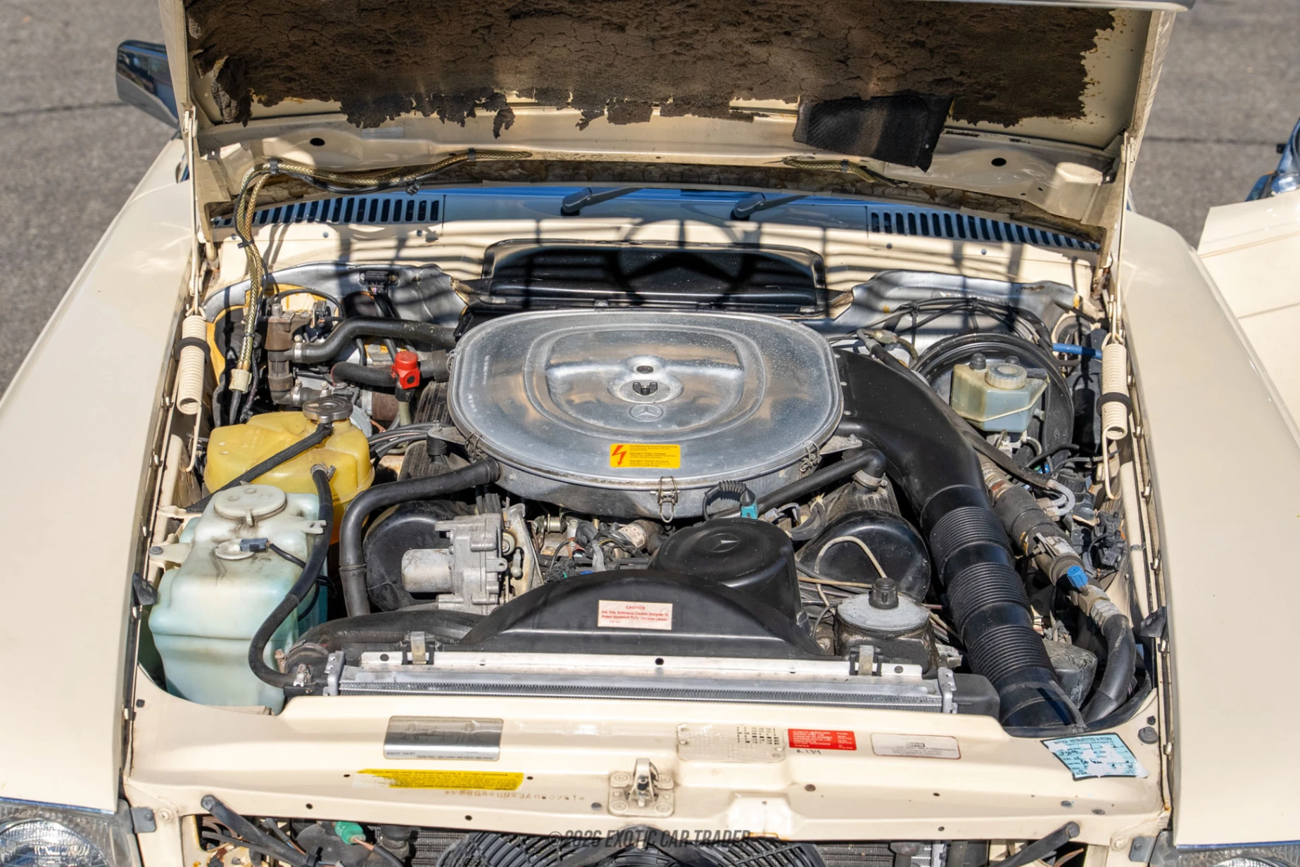 1988 Mercedes-Benz 560SL - Engine Photo
