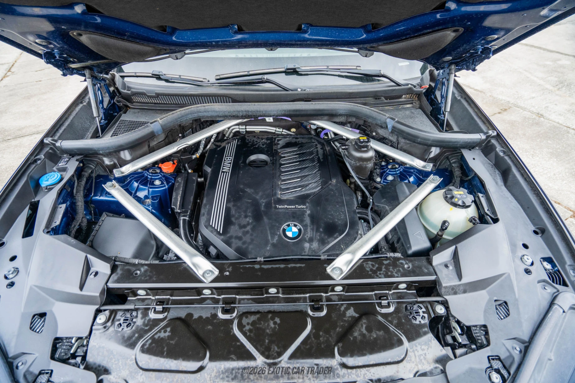 2022 BMW X6 - Engine Photo