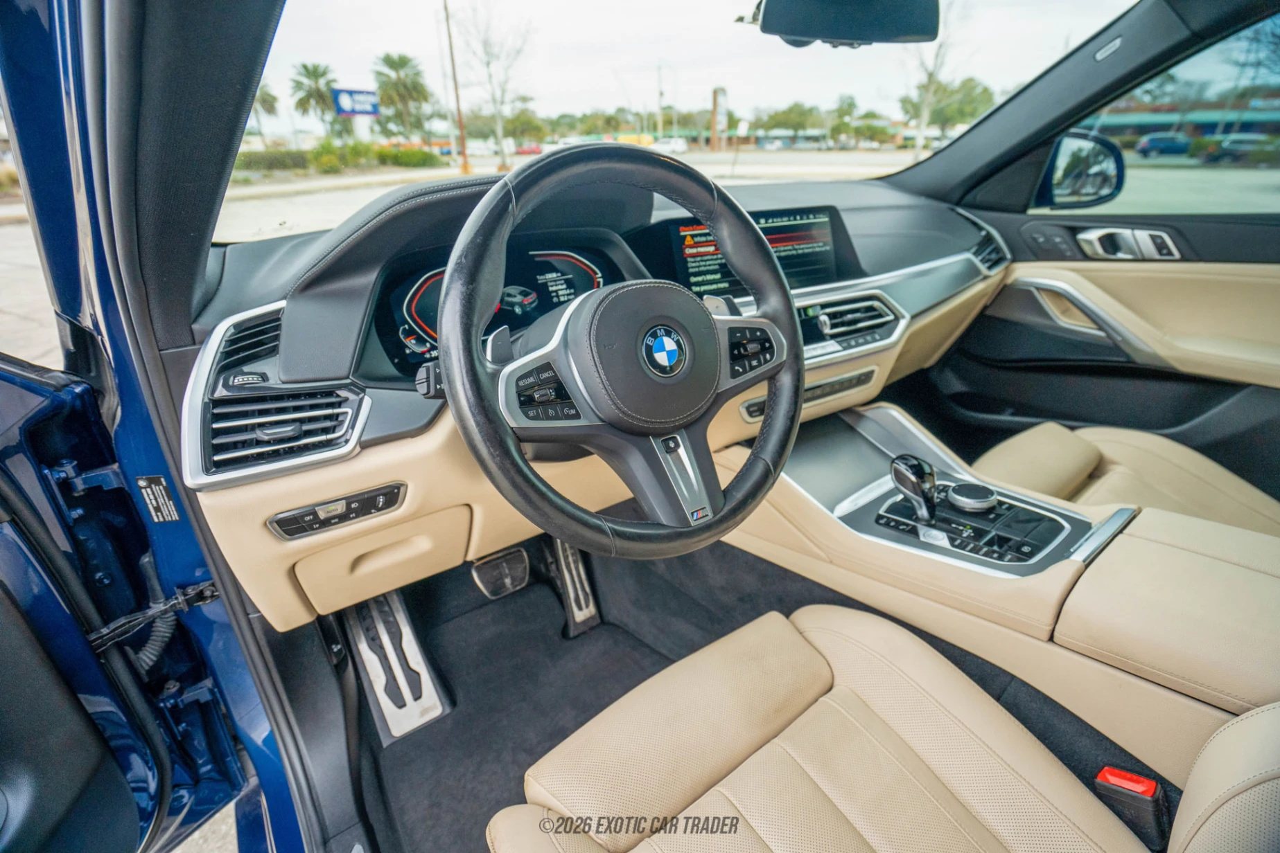 2022 BMW X6 - Interior Photo