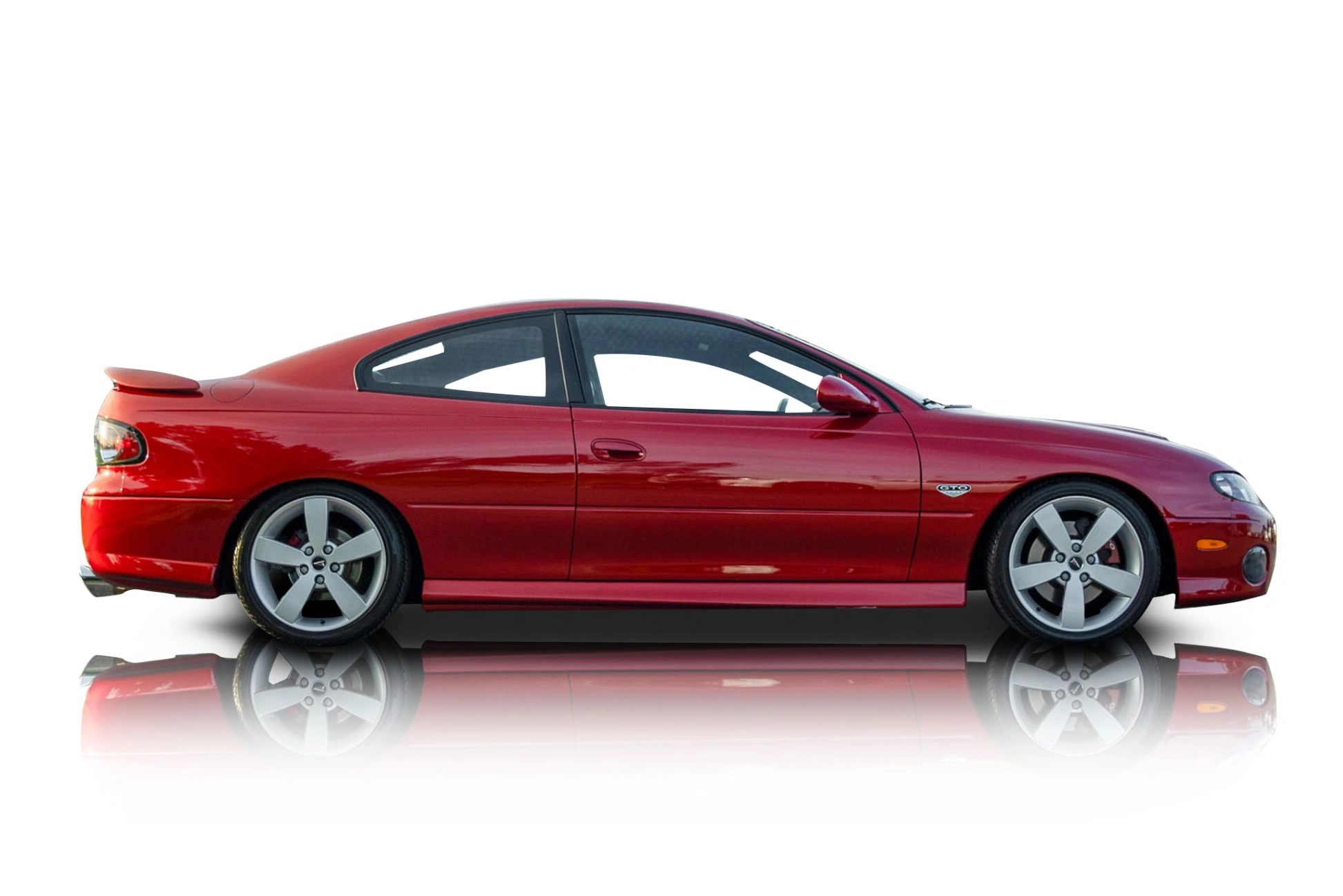 An incredible side shot photo of a Pontiac GTO that you should buy.