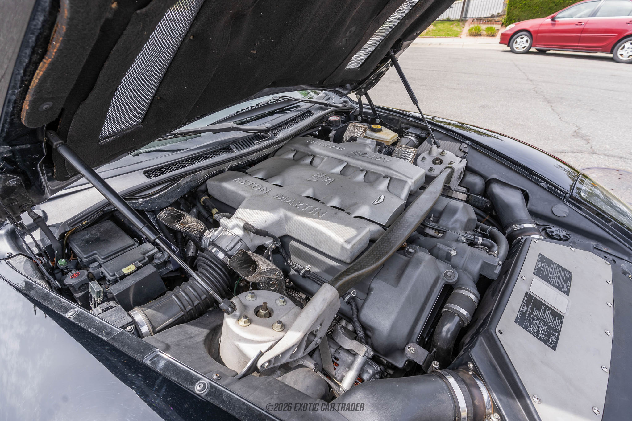 2005 Aston Martin Vanquish - Engine Photo