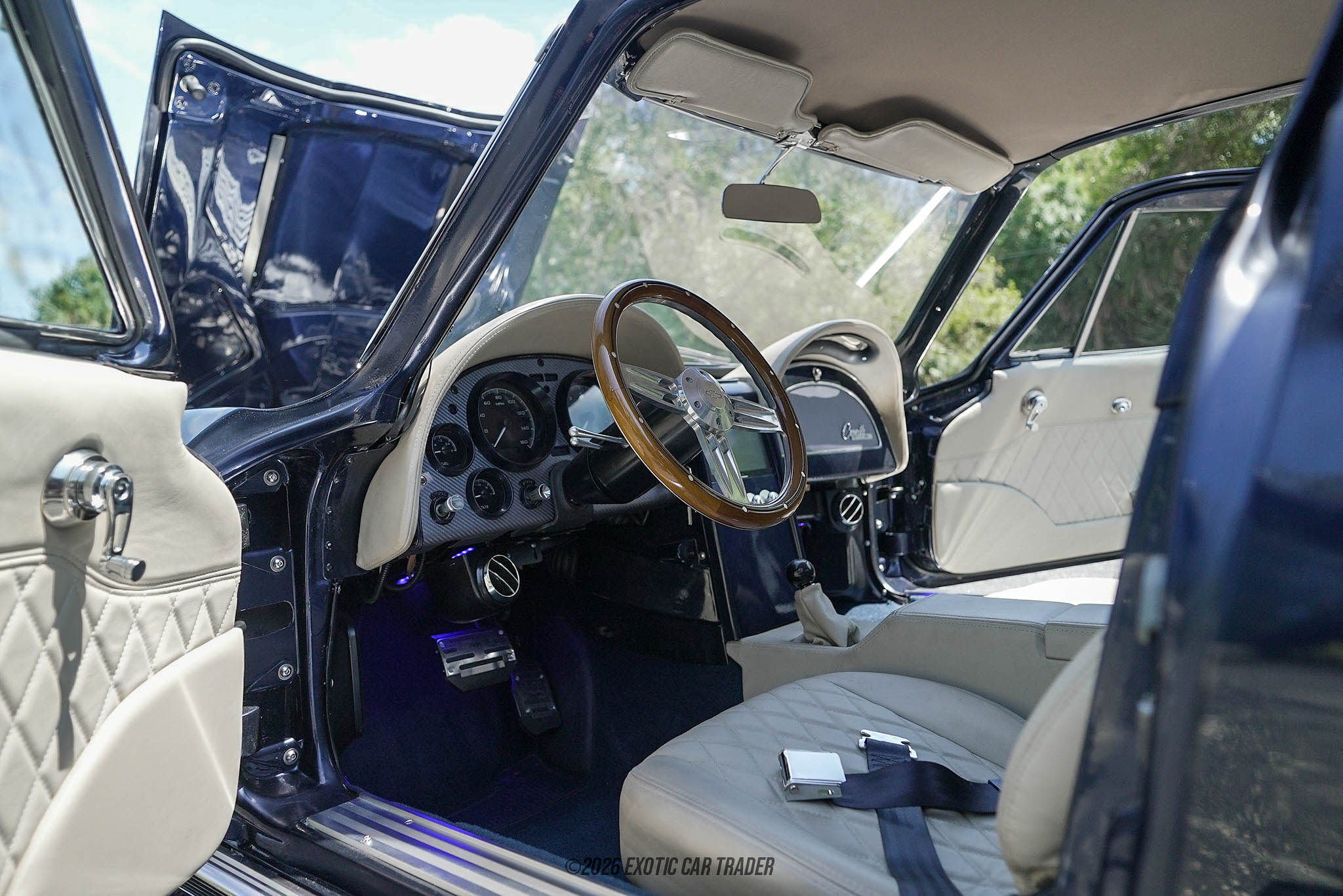 Chevrolet Corvette Chevrolet Corvette - Interior