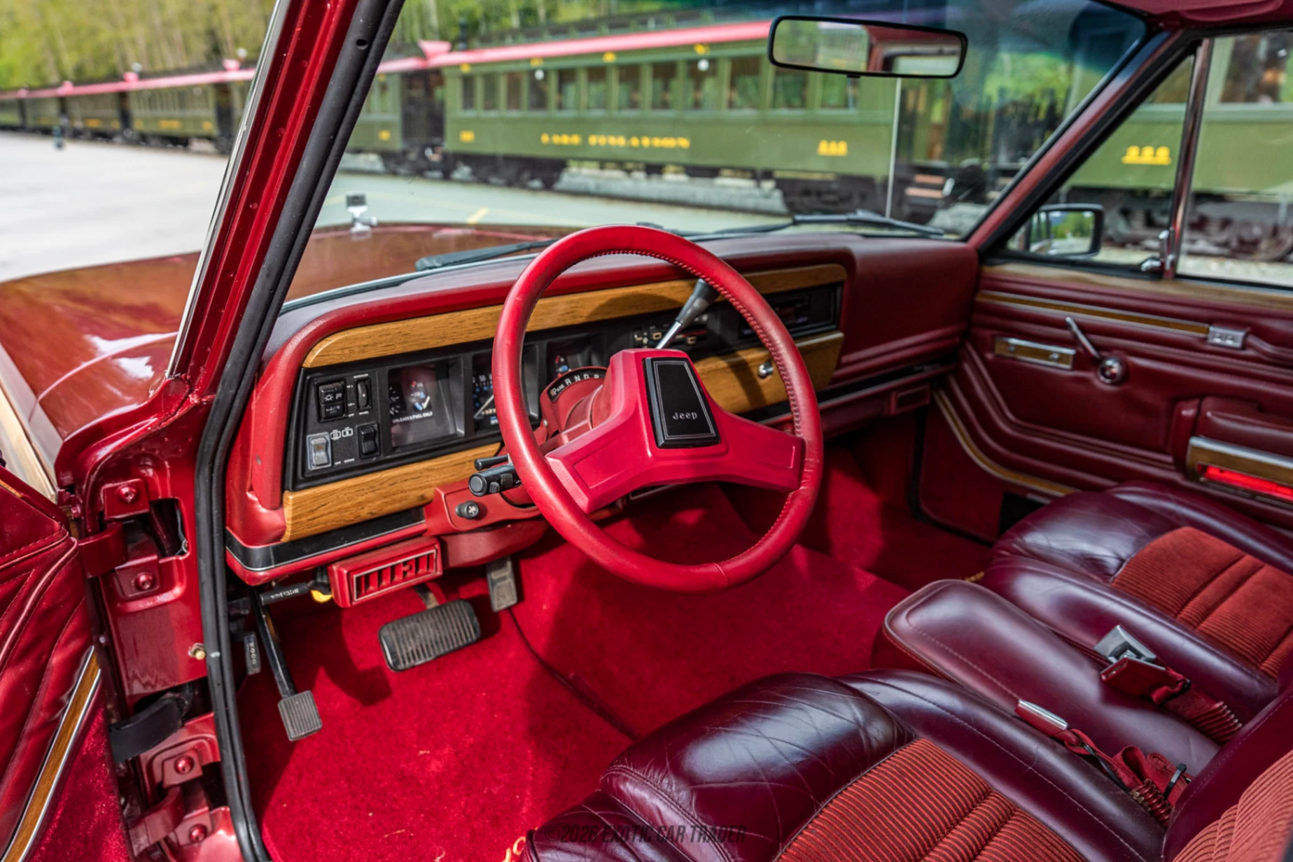 1986 Jeep Grand Wagoneer - Interior Photo