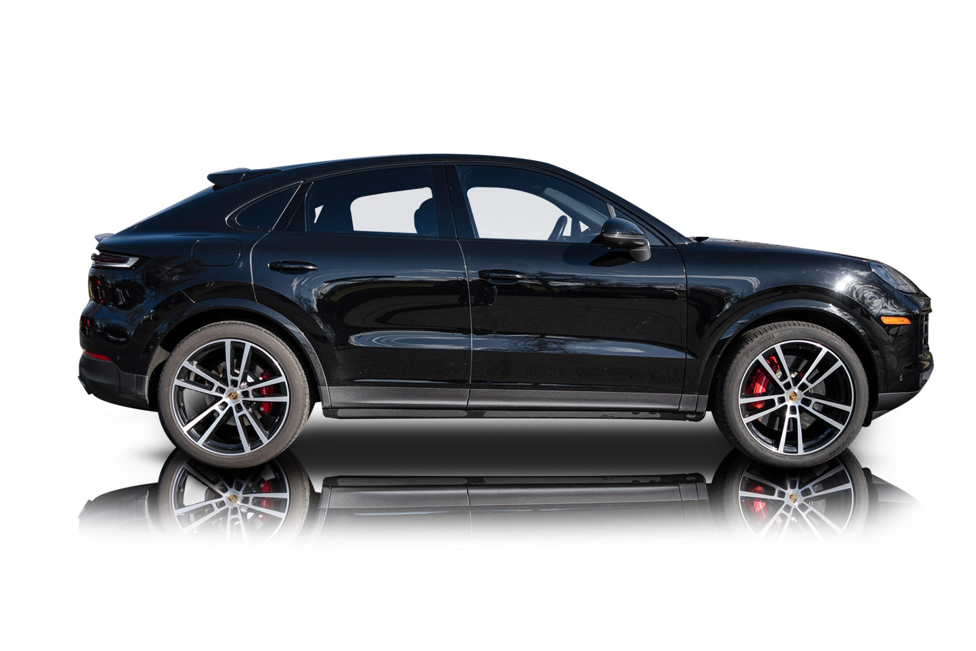An incredible side shot photo of a Porsche Cayenne that you should buy.