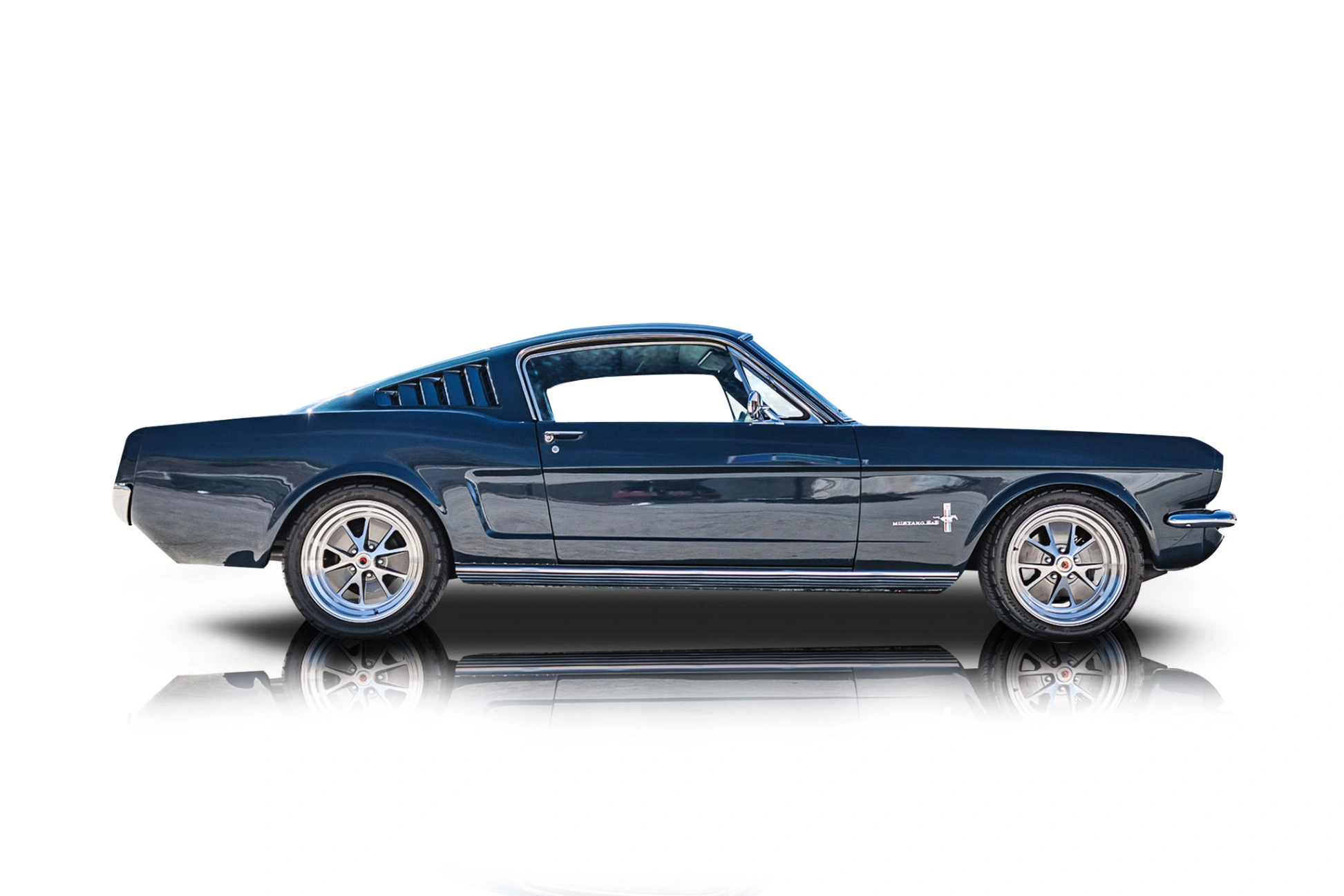 An incredible side shot photo of a Ford Mustang that you should buy.