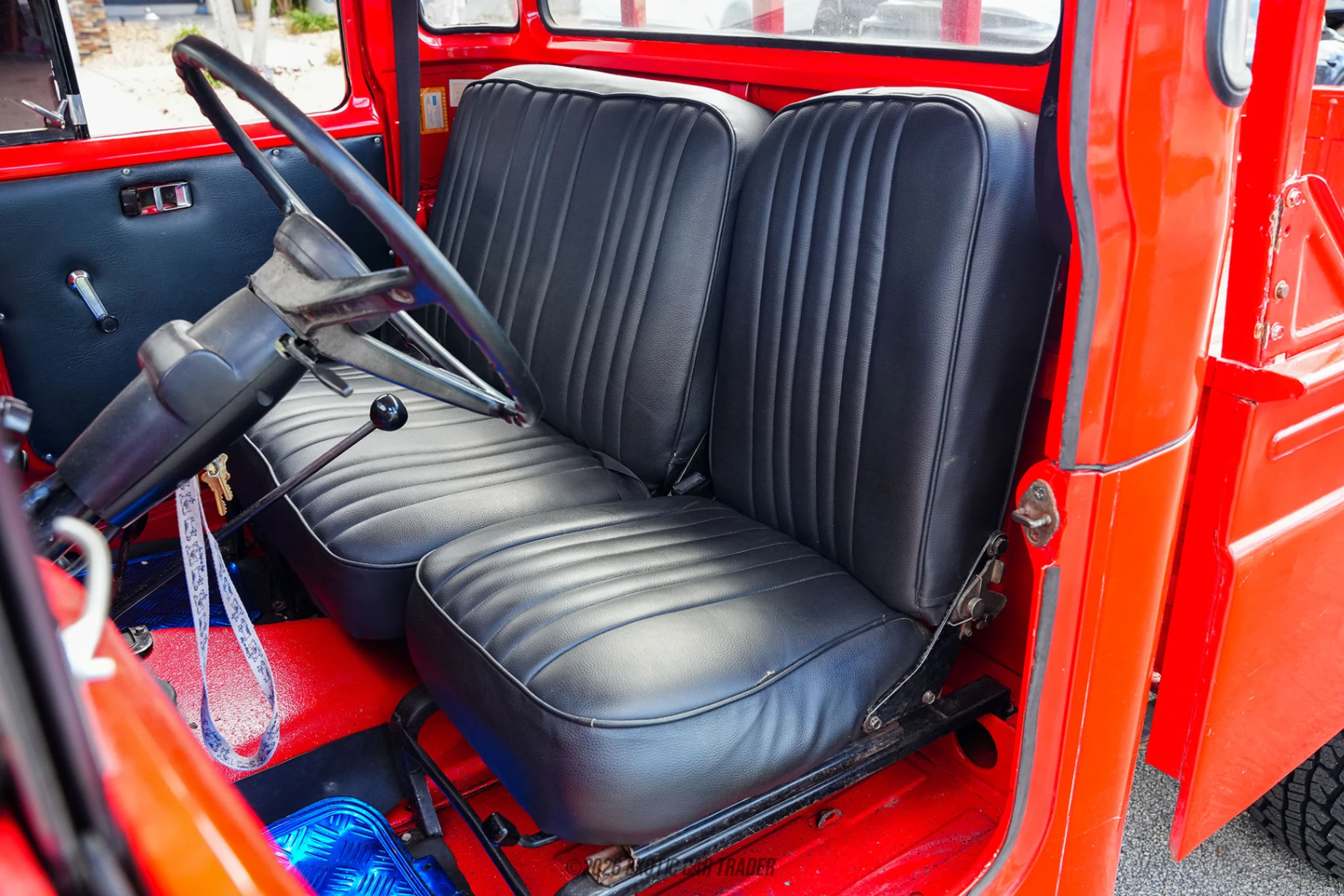 Toyota Land Cruiser Toyota Land Cruiser - Interior