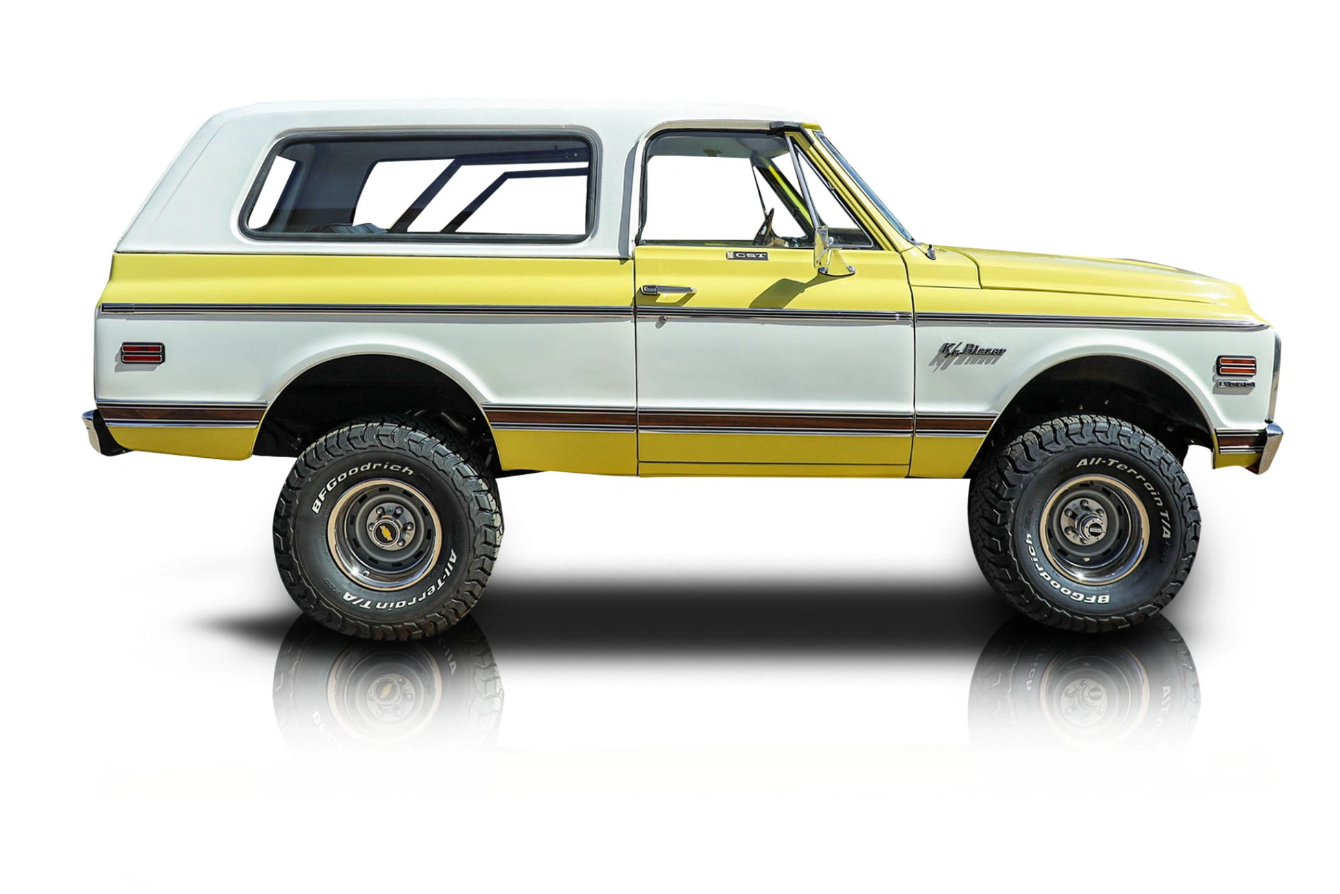 An incredible side shot photo of a Chevrolet K5 Blazer that you should buy.