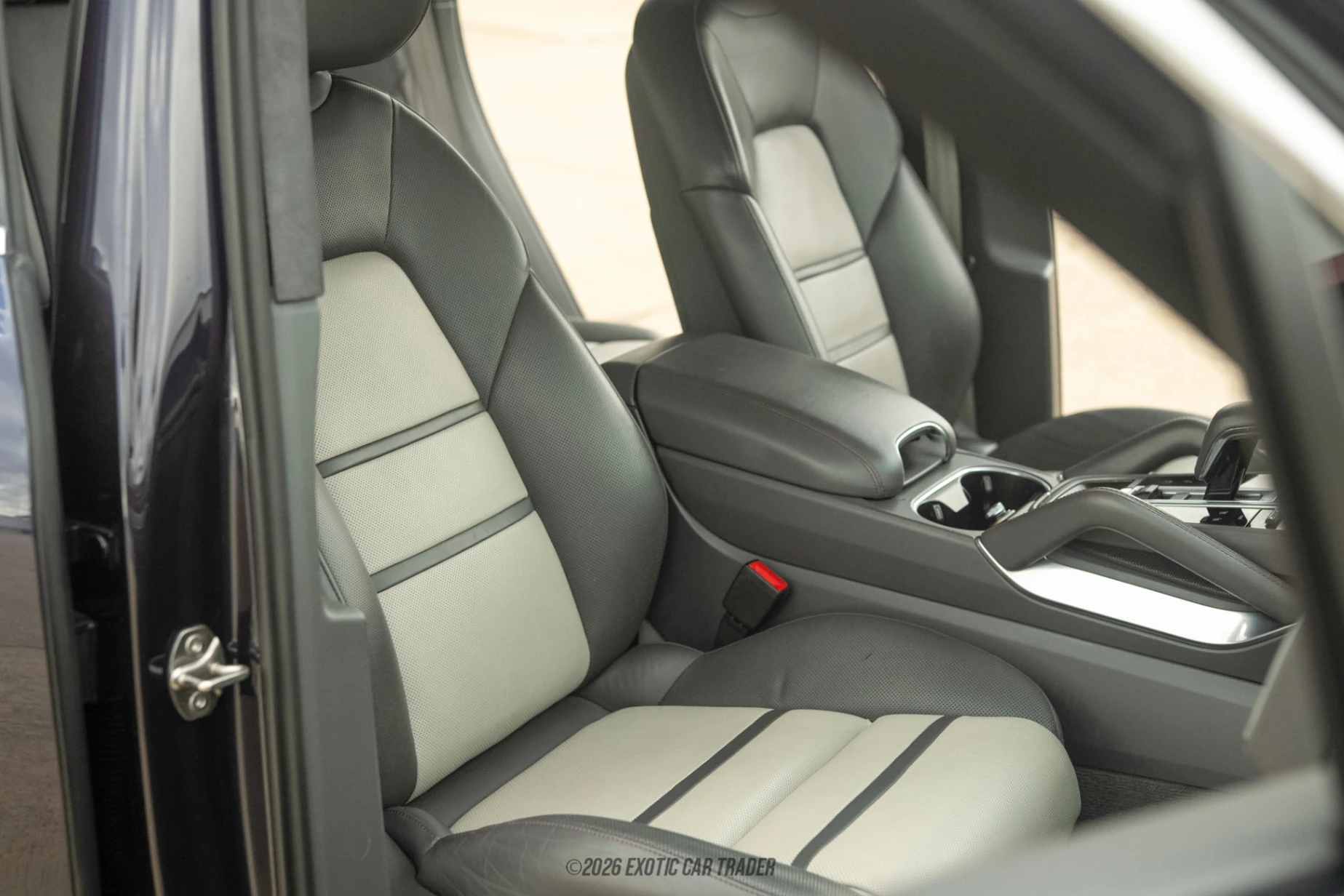 2019 Porsche Cayenne - Interior Photo