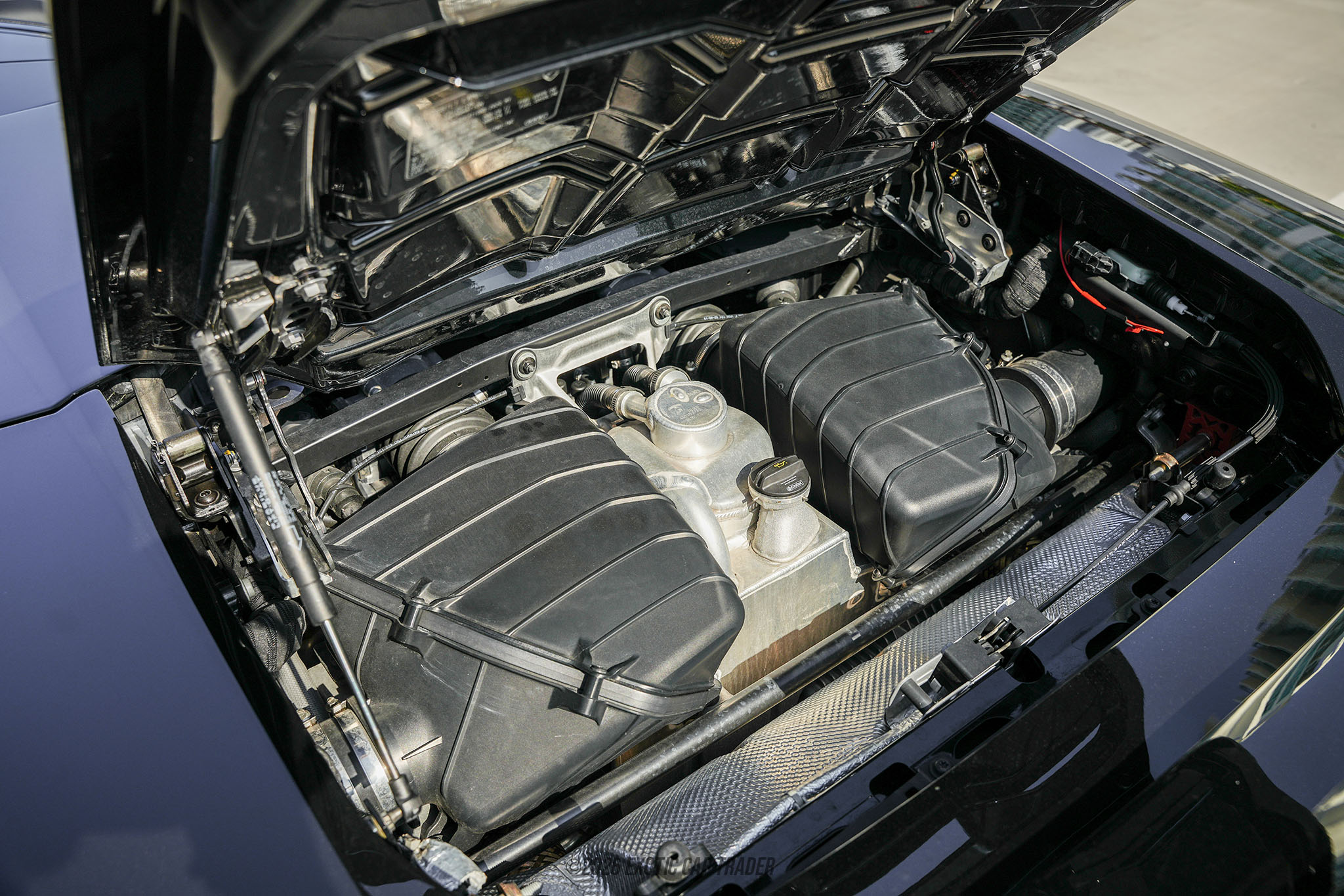 2020 Lamborghini Huracan - Engine Photo