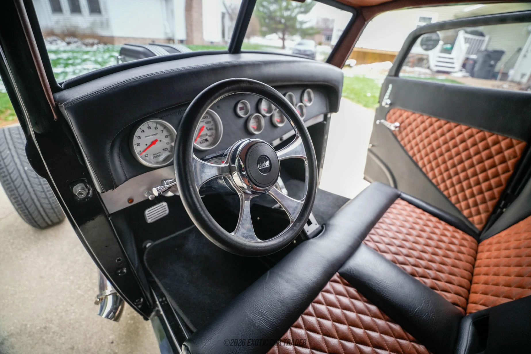 1932 Chrysler CI - Interior Photo