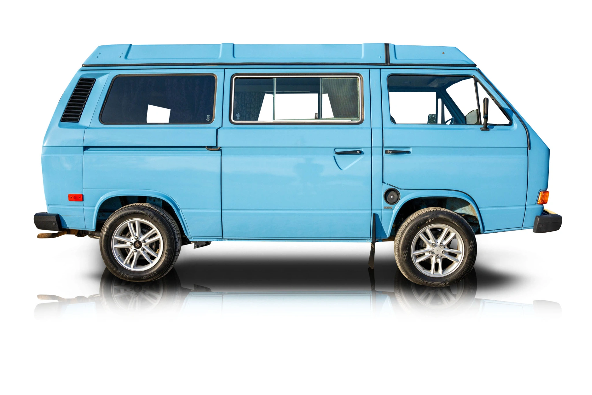 1982 Volkswagen Vanagon - Passenger side