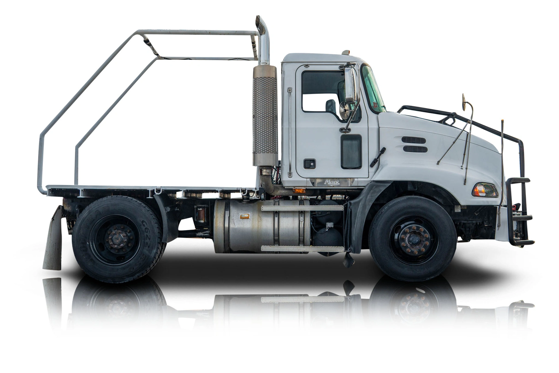 2007 Mack 600 - Passenger side