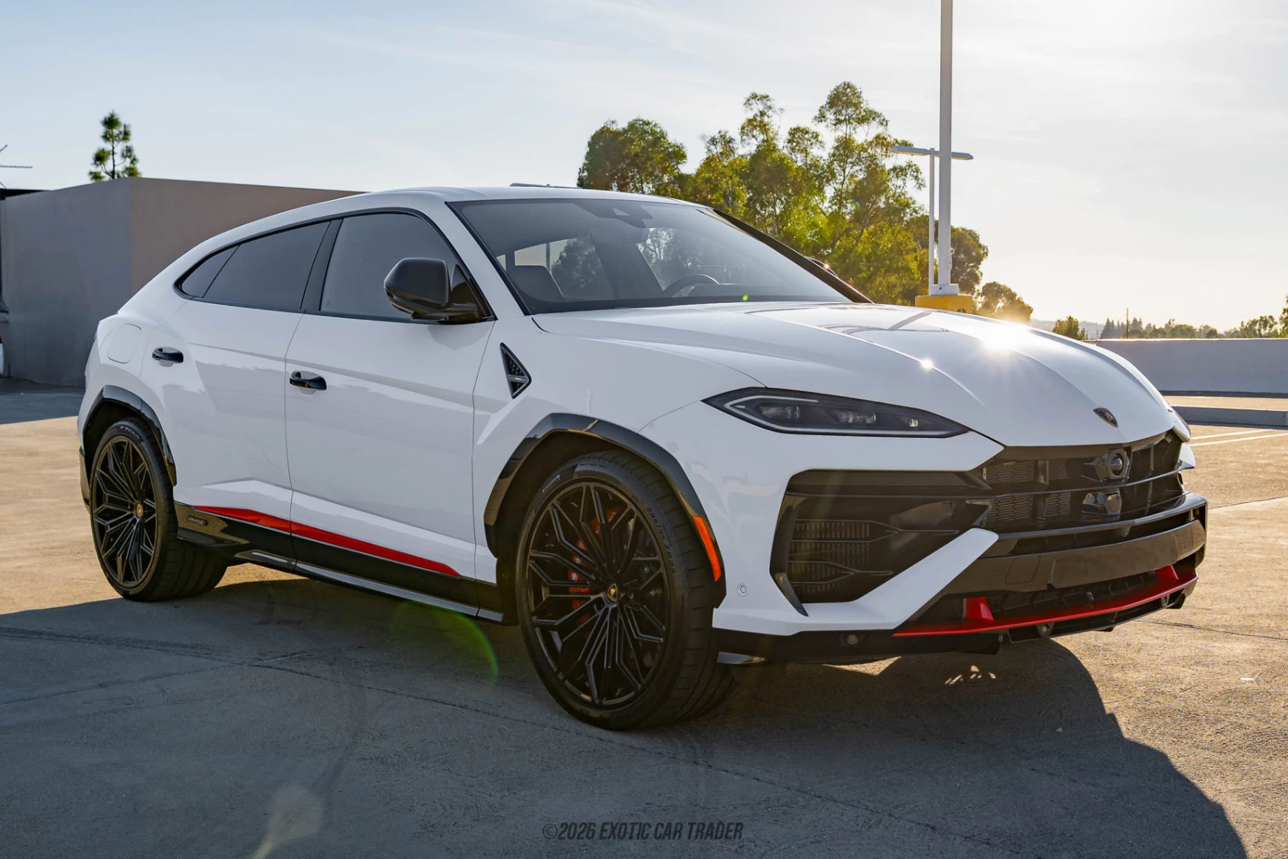 2025 Lamborghini Urus - Overview Photo