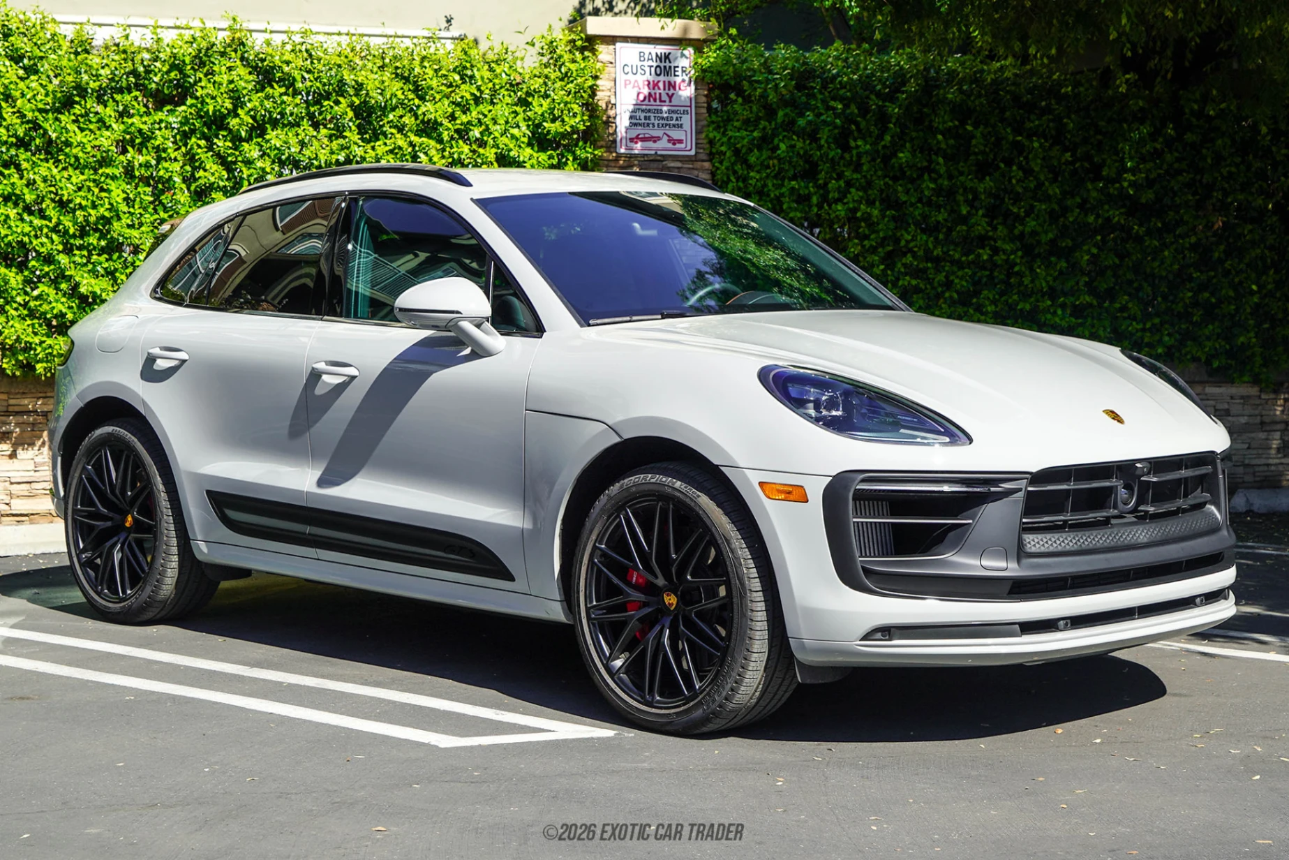 2025 Porsche Macan - Overview Photo