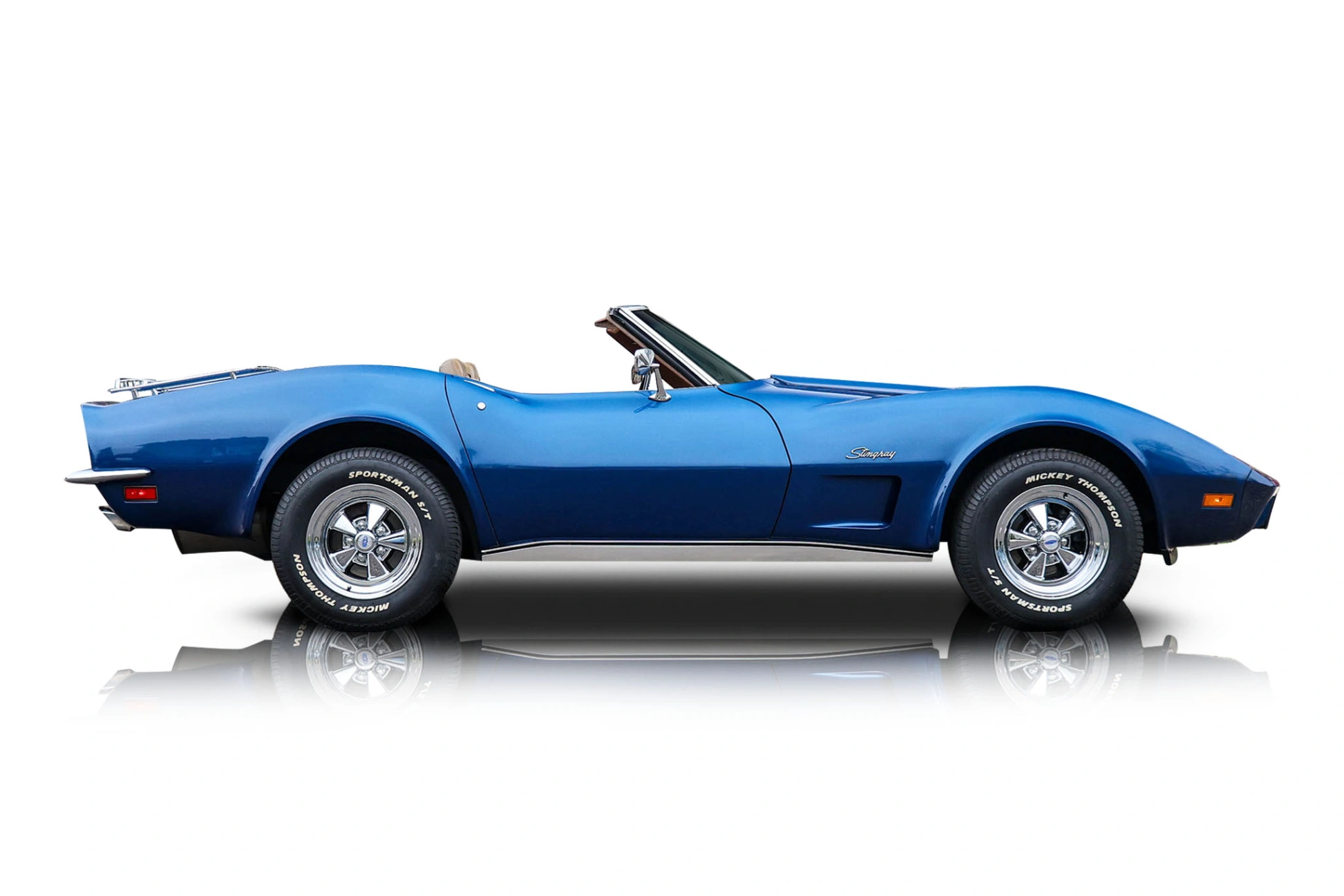 An incredible side shot photo of a Chevrolet Corvette that you should buy.