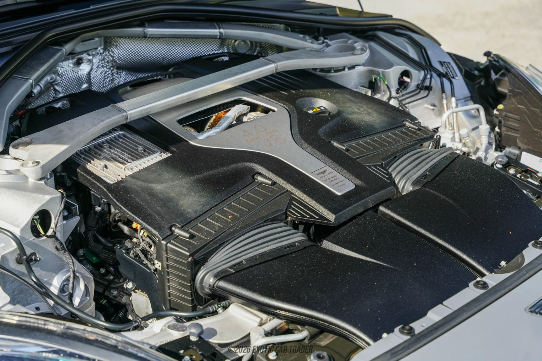 2021 Aston Martin DBX - Engine Photo