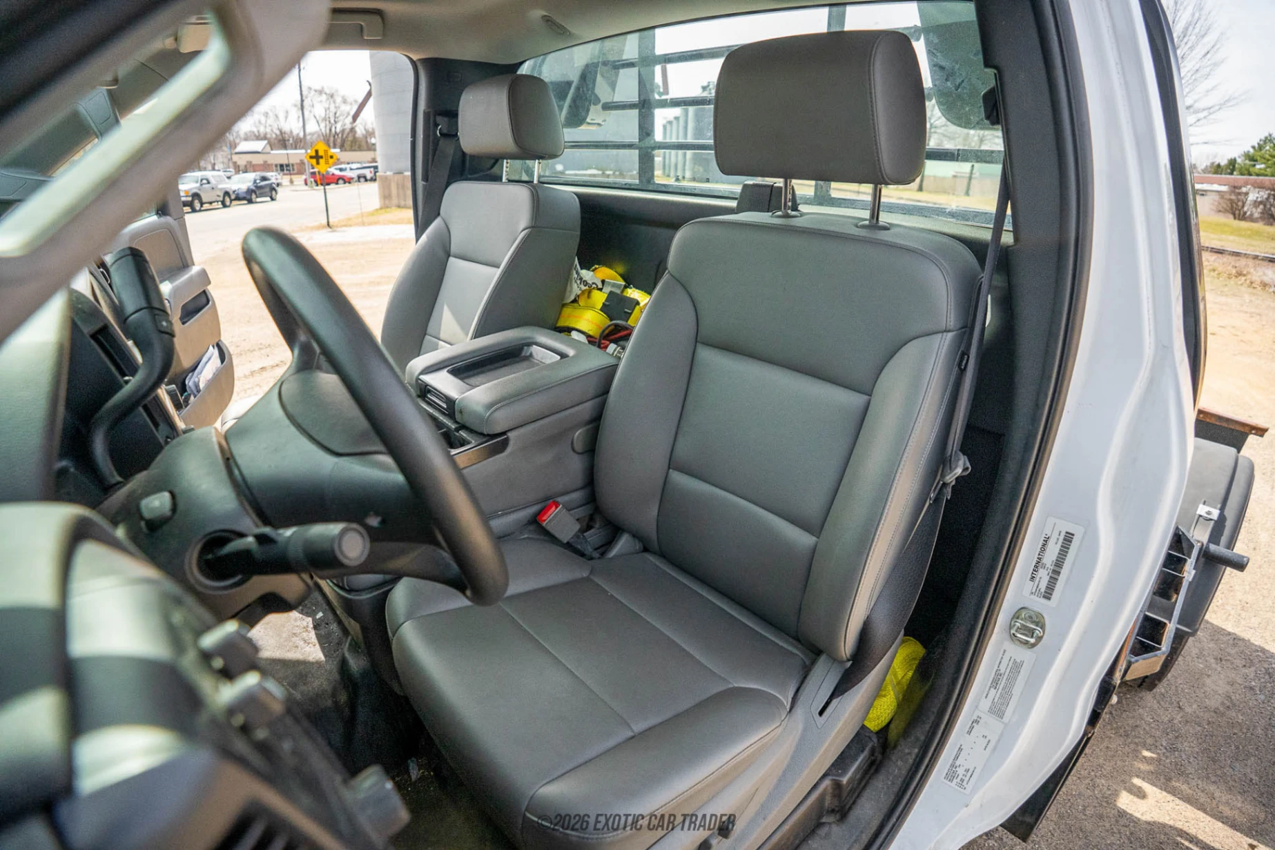 Chevrolet Silverado 6500 HD Chevrolet Silverado 6500 HD - Interior