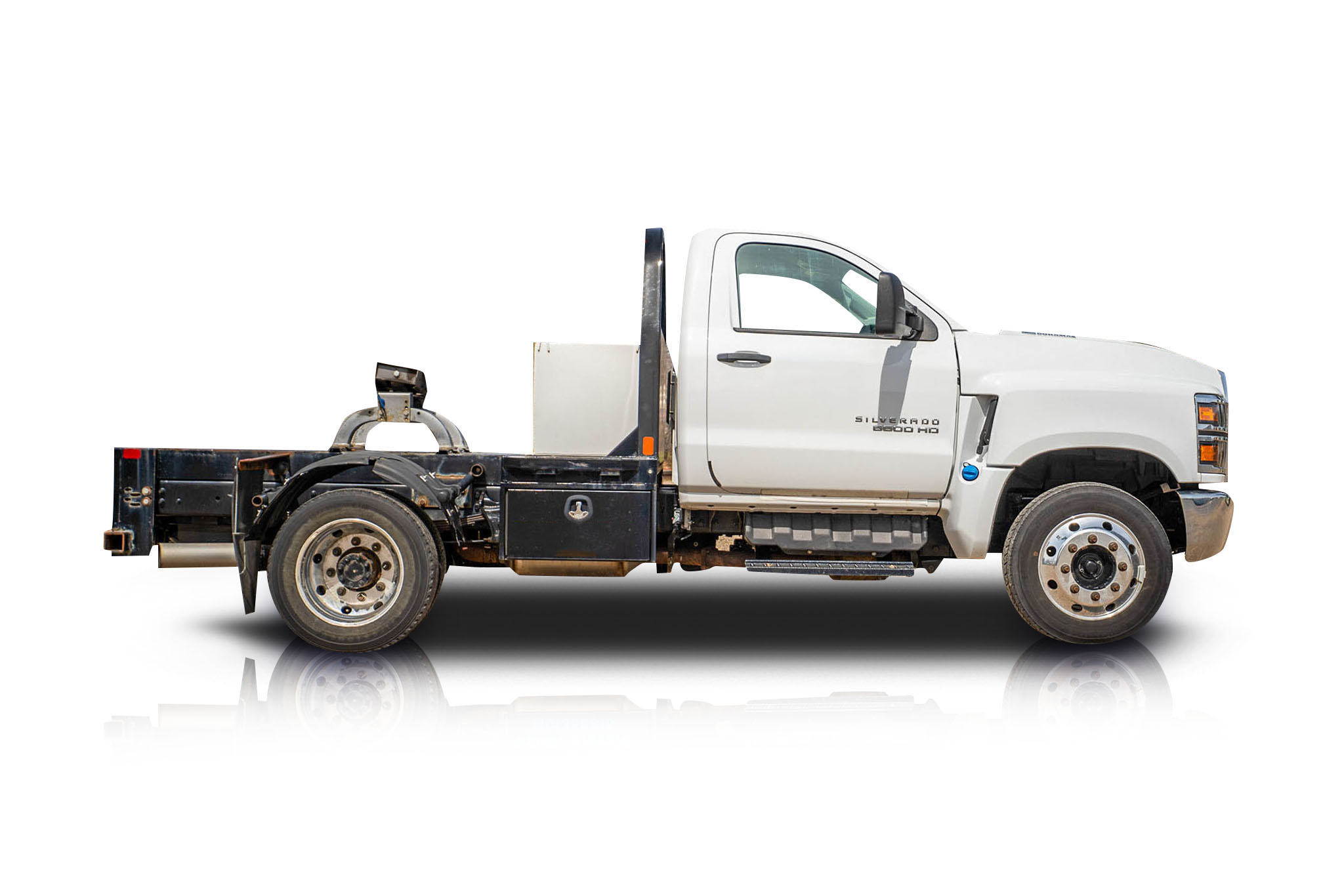 2022 Chevrolet Silverado 6500 HD - Passenger side