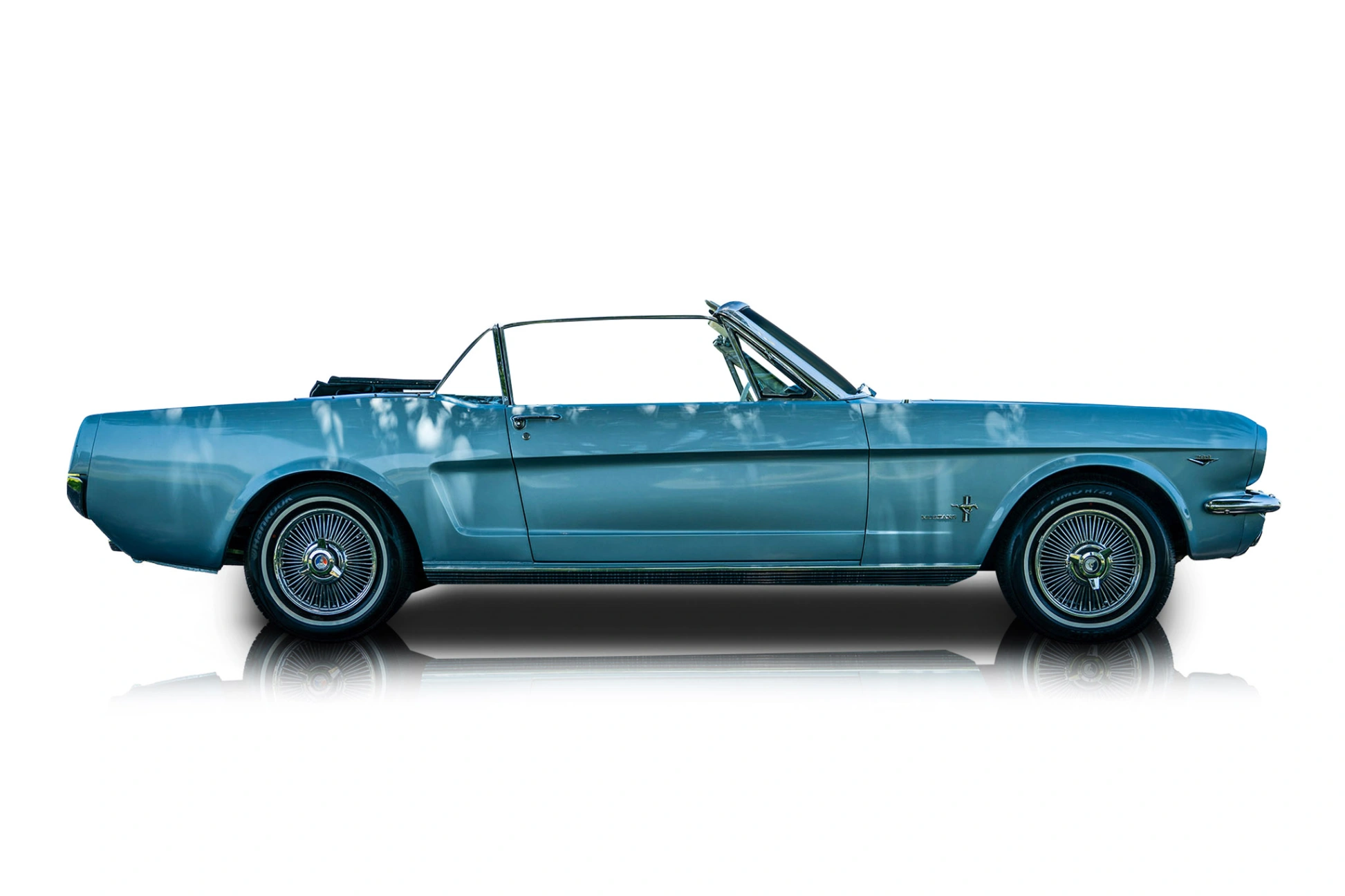 An incredible side shot photo of a Ford Mustang that you should buy.