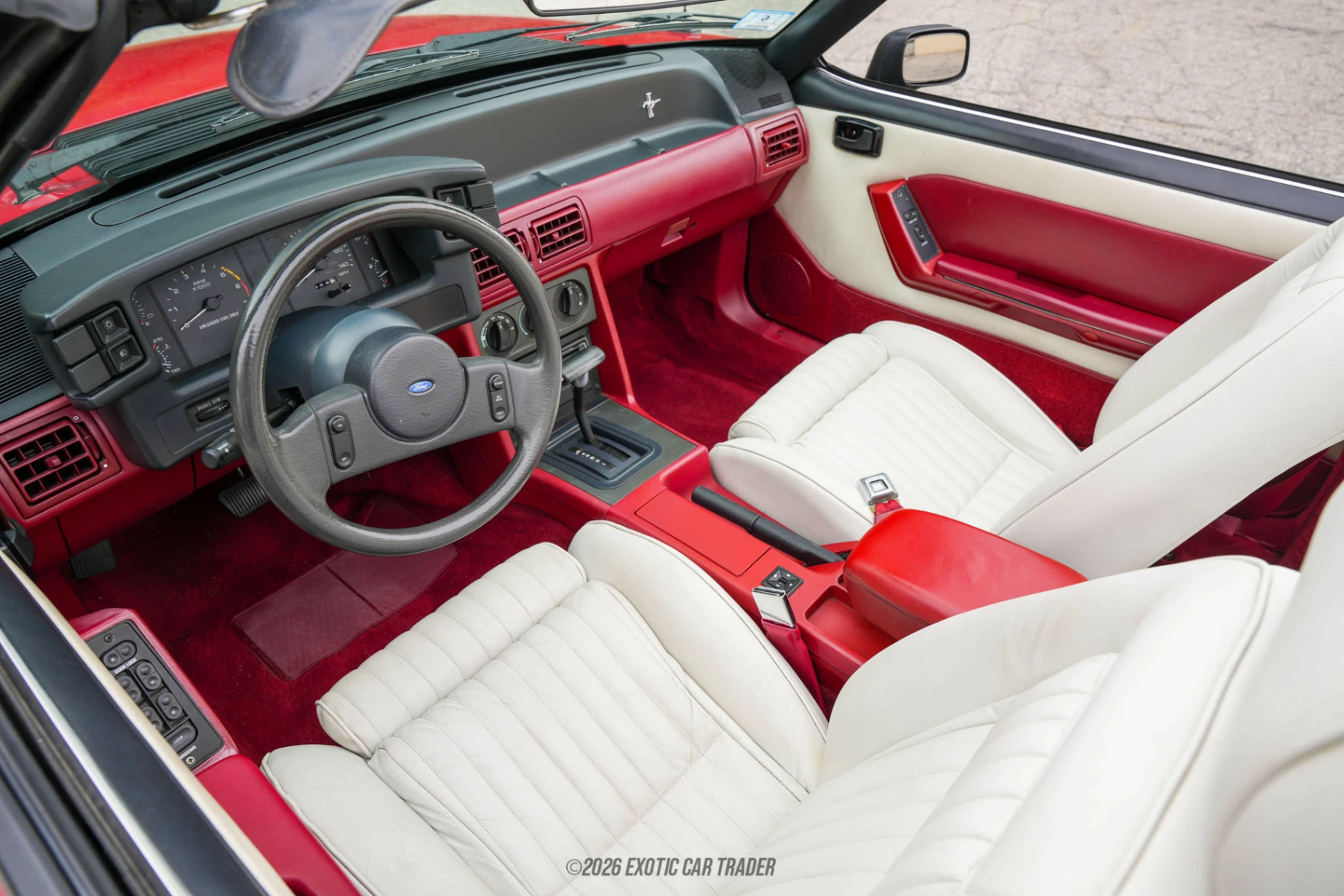 Ford Mustang Ford Mustang - Interior