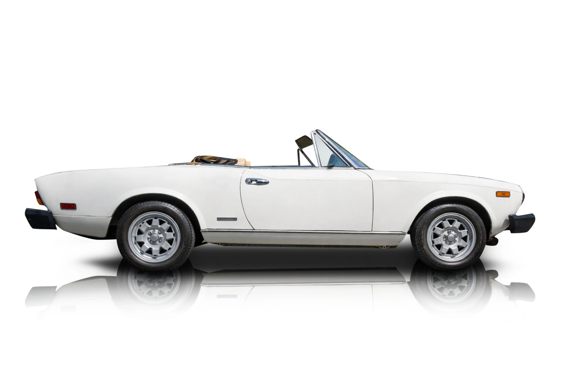 1983 Fiat 124 Spider - Passenger side