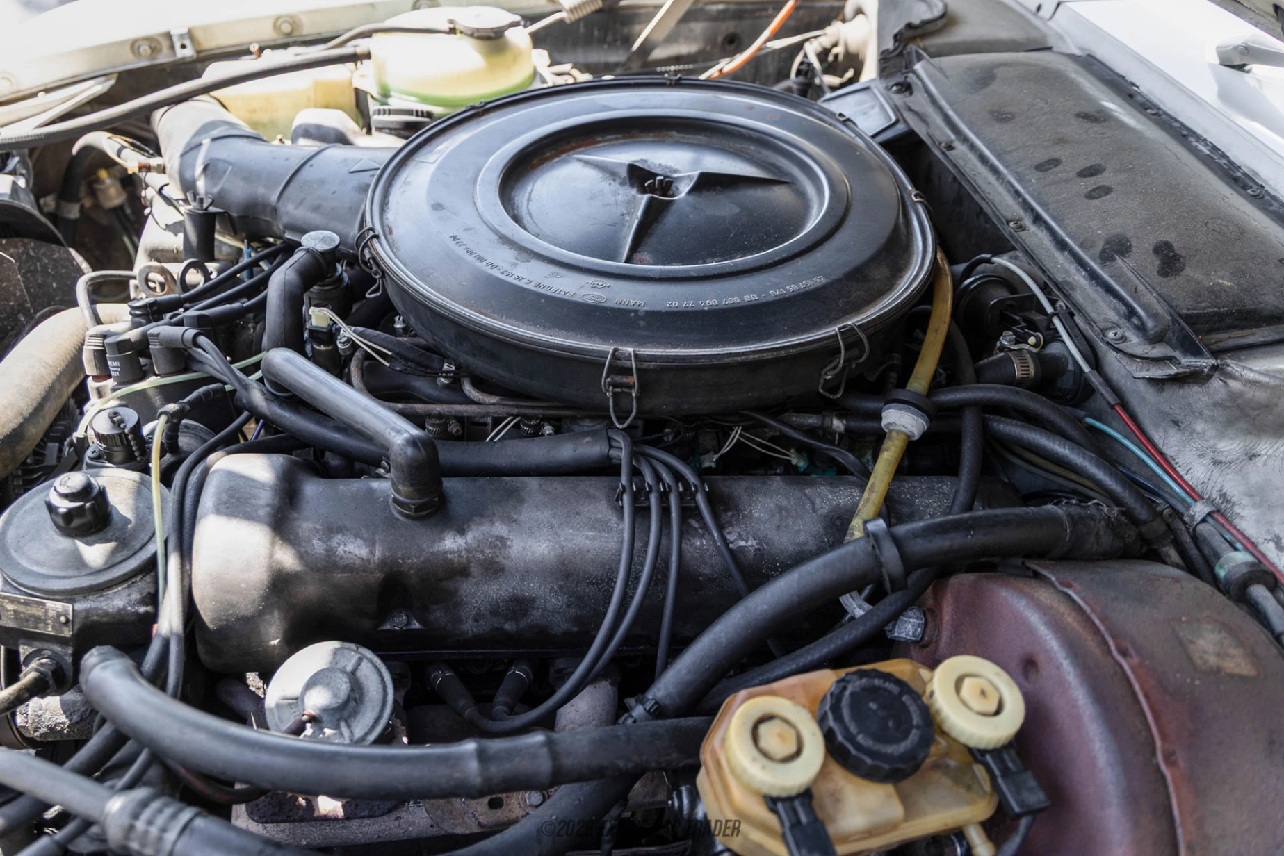 1975 Mercedes-Benz 450 SLC - Engine Photo