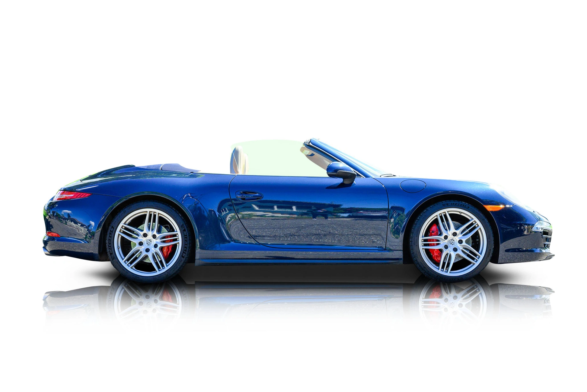 An incredible side shot photo of a Porsche 911 that you should buy.